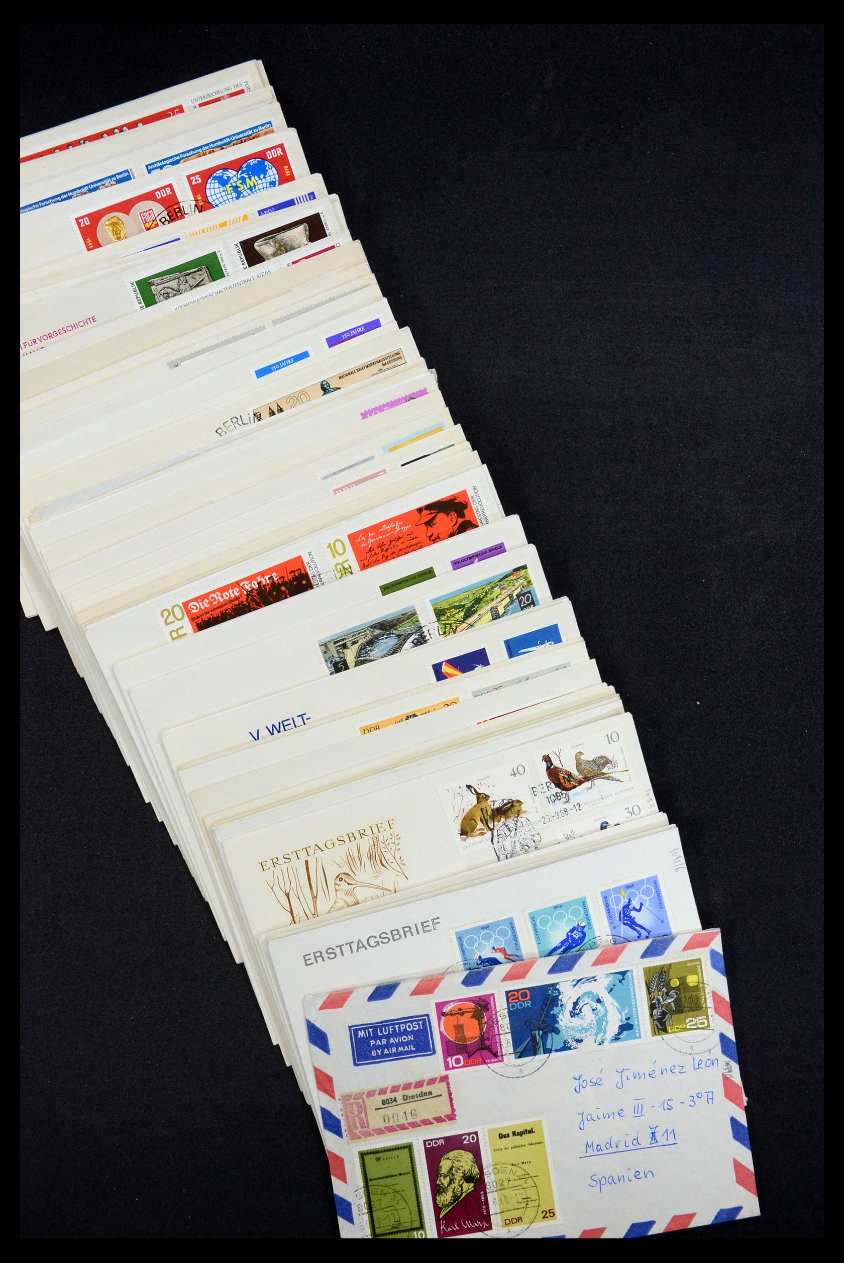 34546 022 - Postzegelverzameling 34546 Wereld brieven.