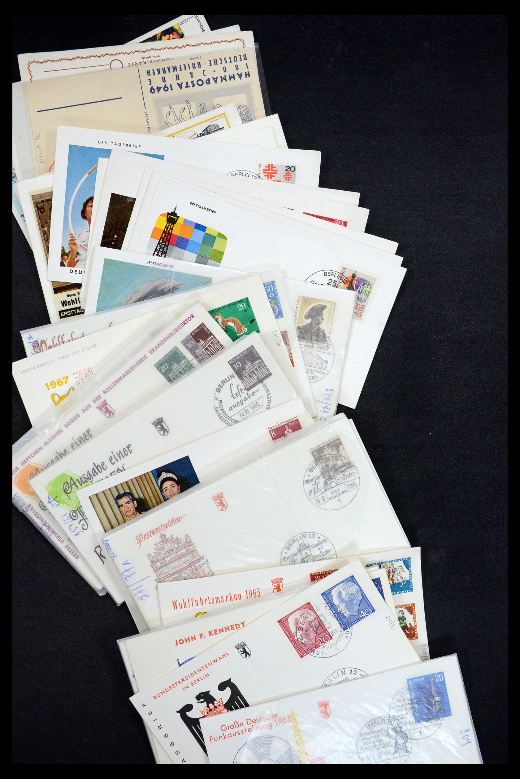 34546 023 - Postzegelverzameling 34546 Wereld brieven.