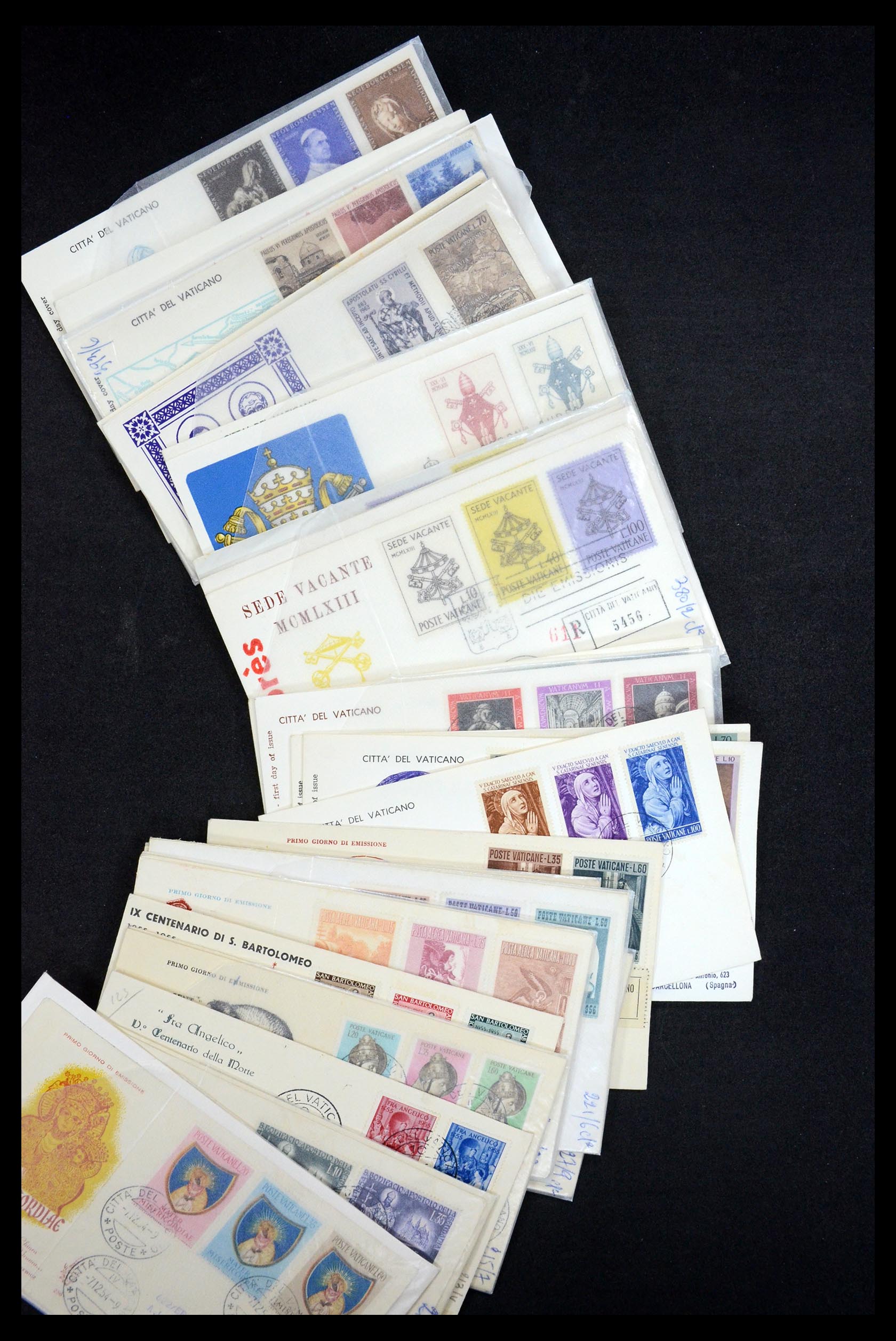 34546 031 - Postzegelverzameling 34546 Wereld brieven.