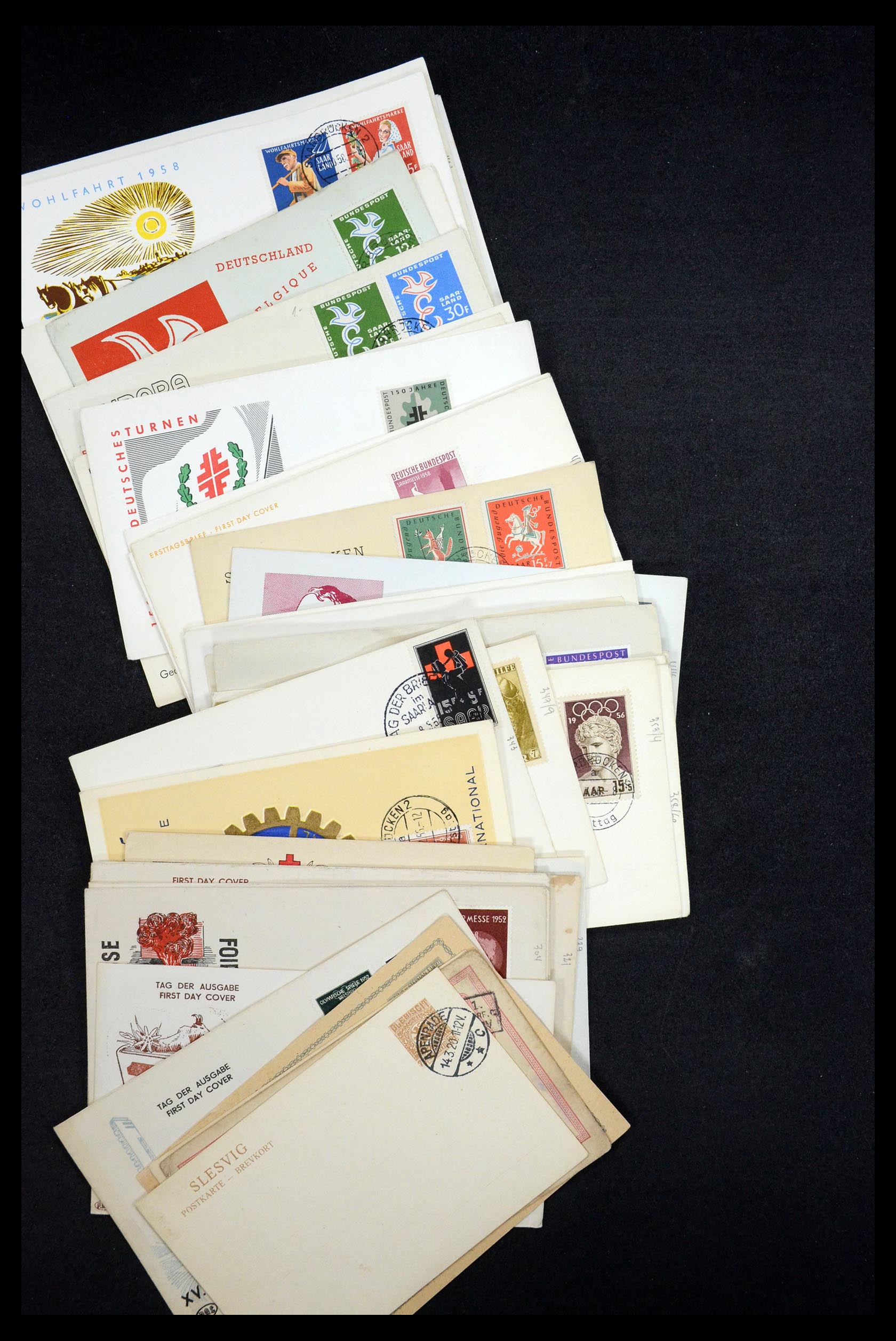 34546 034 - Postzegelverzameling 34546 Wereld brieven.