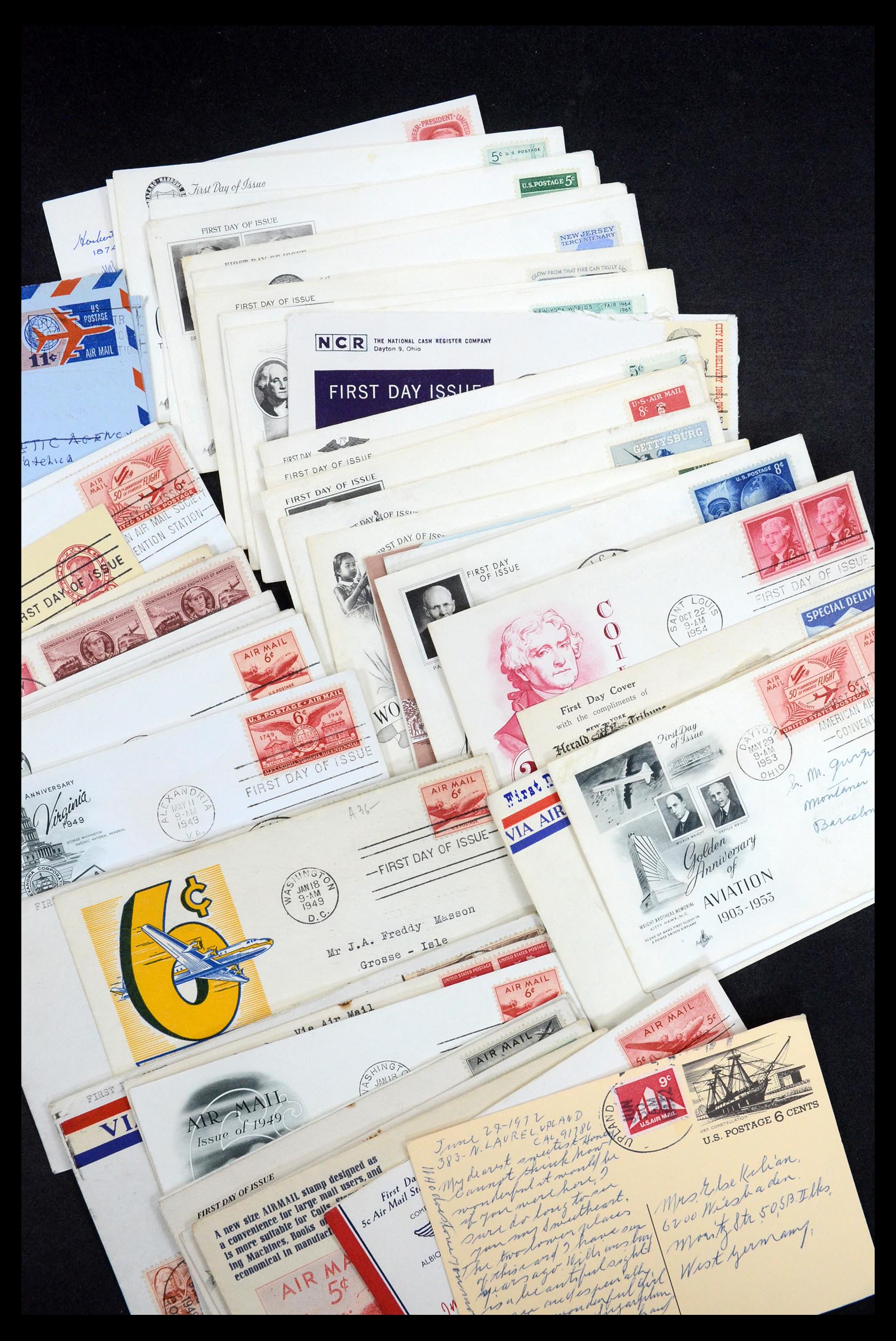 34546 042 - Stamp Collection 34546 World covers.