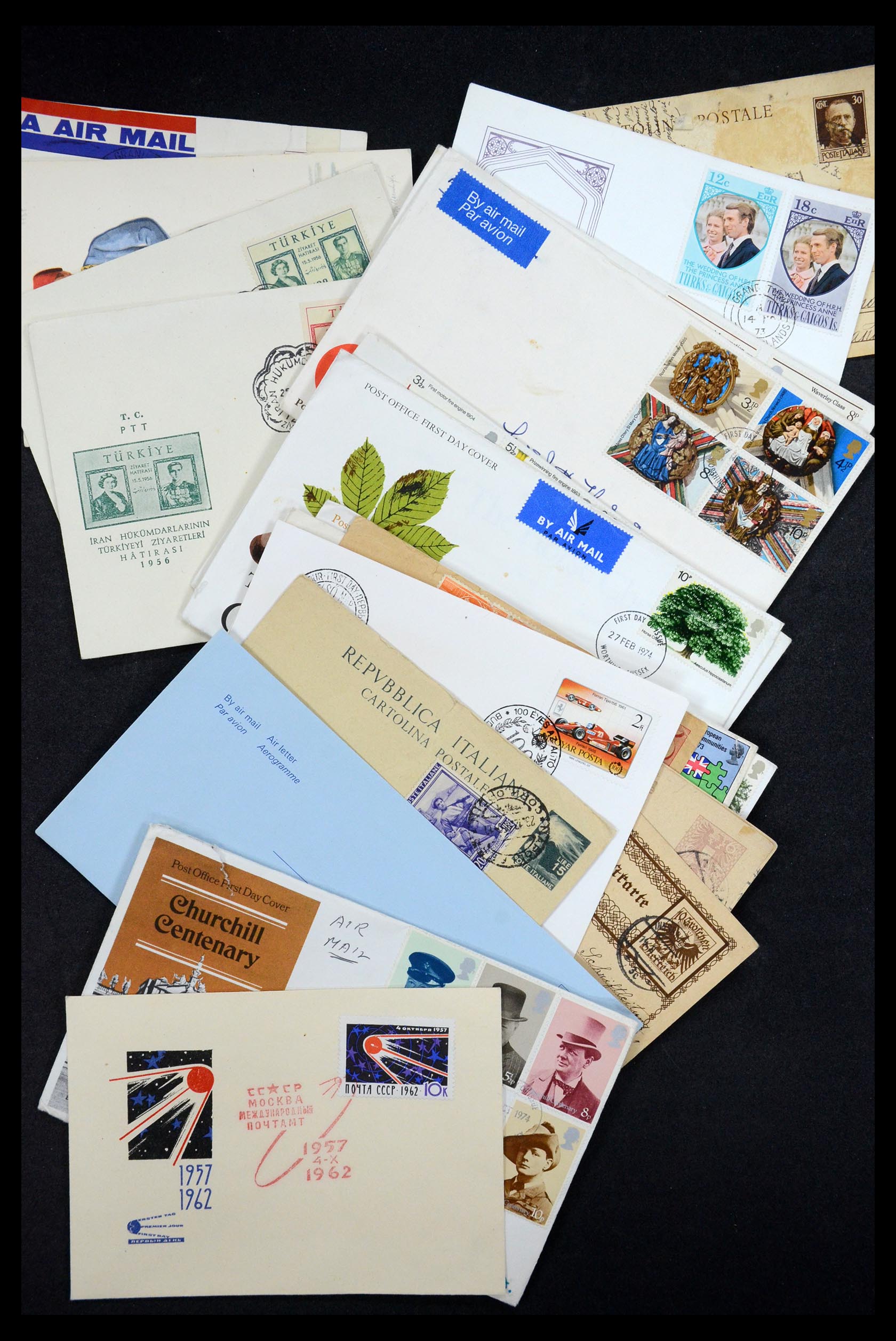 34546 043 - Stamp Collection 34546 World covers.