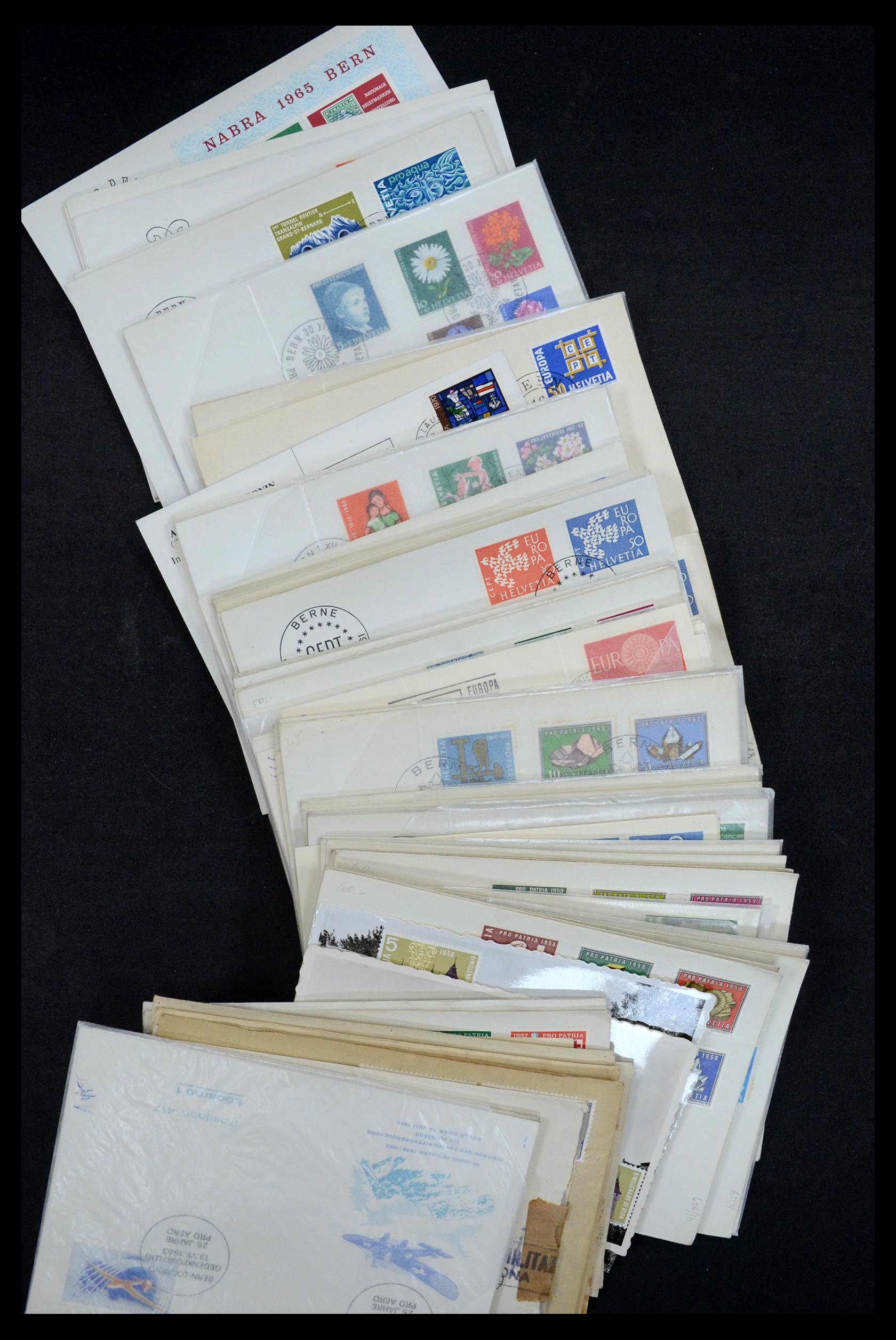 34546 048 - Stamp Collection 34546 World covers.