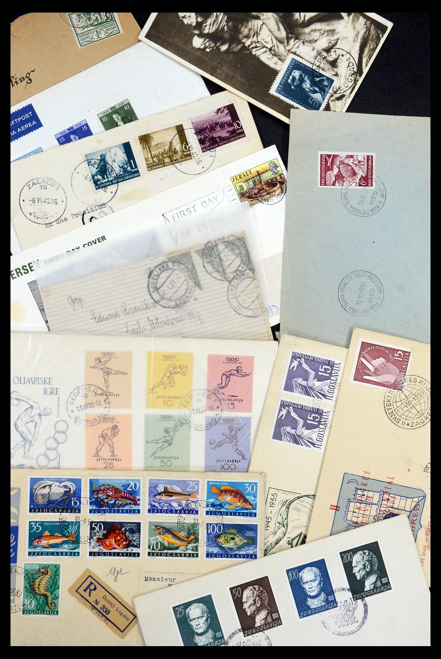 34546 056 - Stamp Collection 34546 World covers.