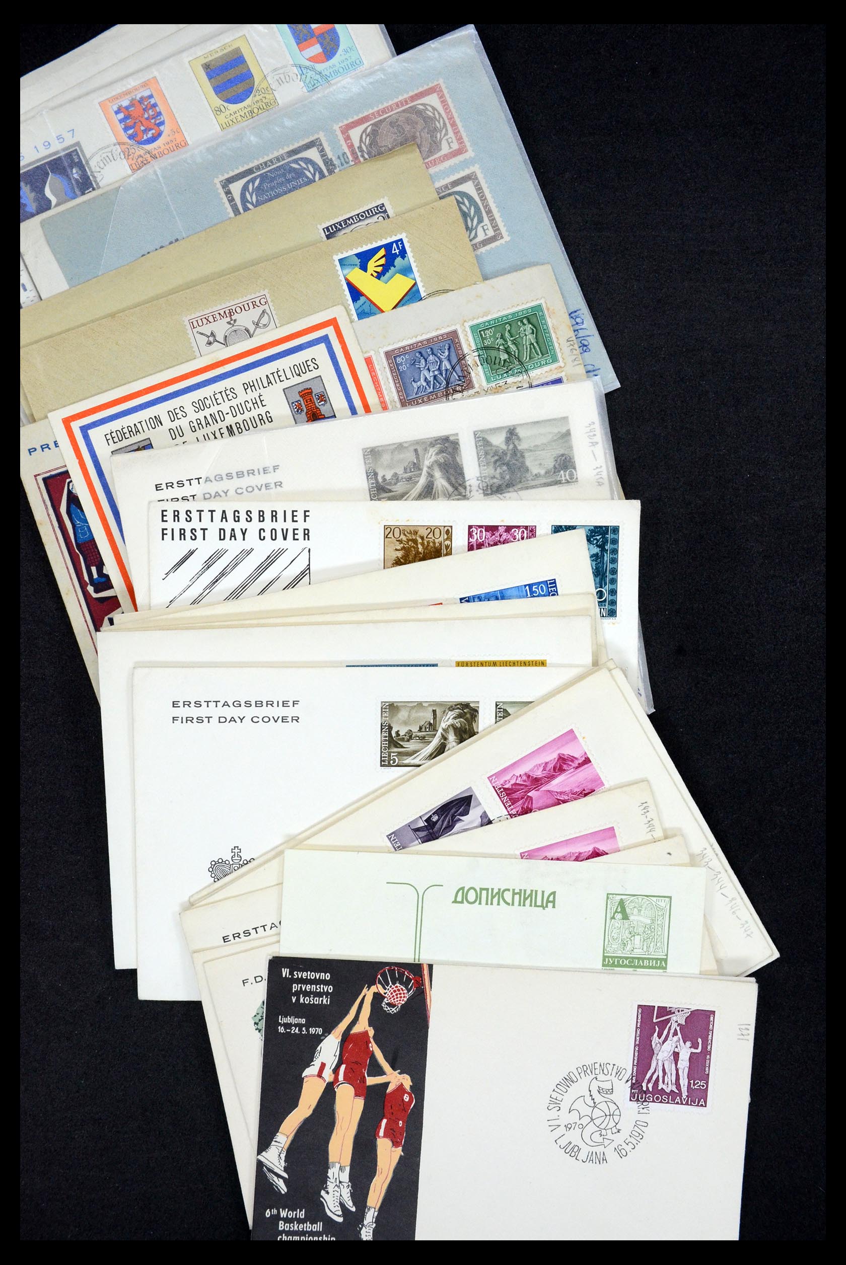 34546 057 - Stamp Collection 34546 World covers.