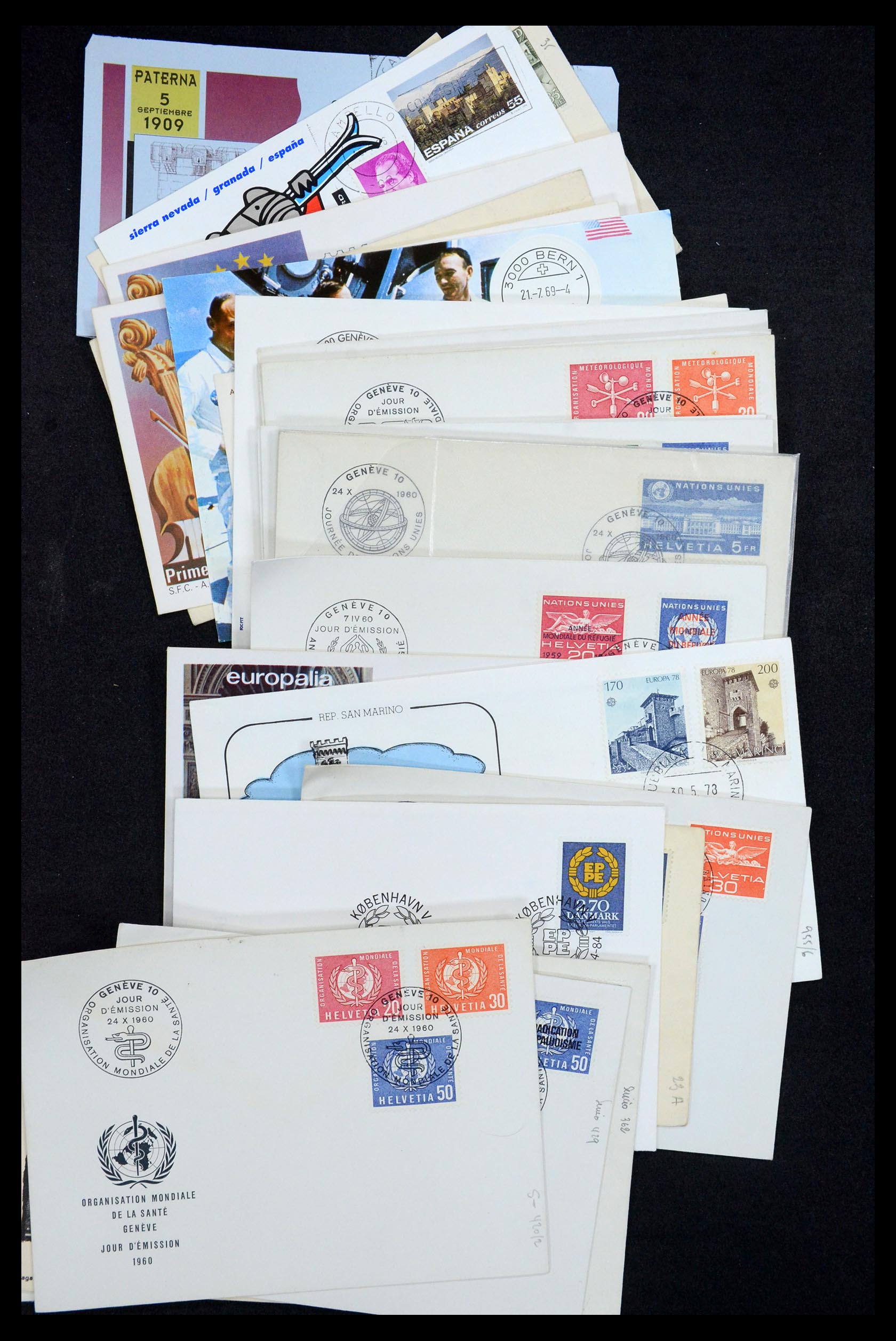 34546 089 - Stamp Collection 34546 World covers.
