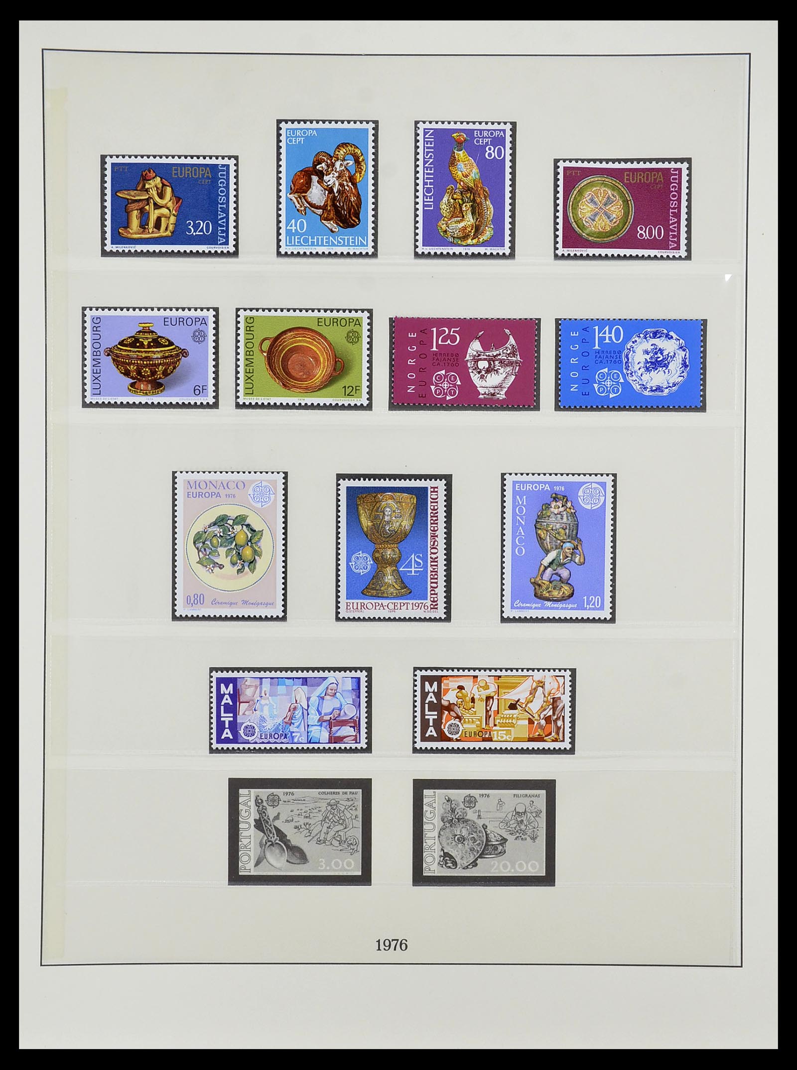 34565 058 - Postzegelverzameling 34565 Europa CEPT 1956-1988.