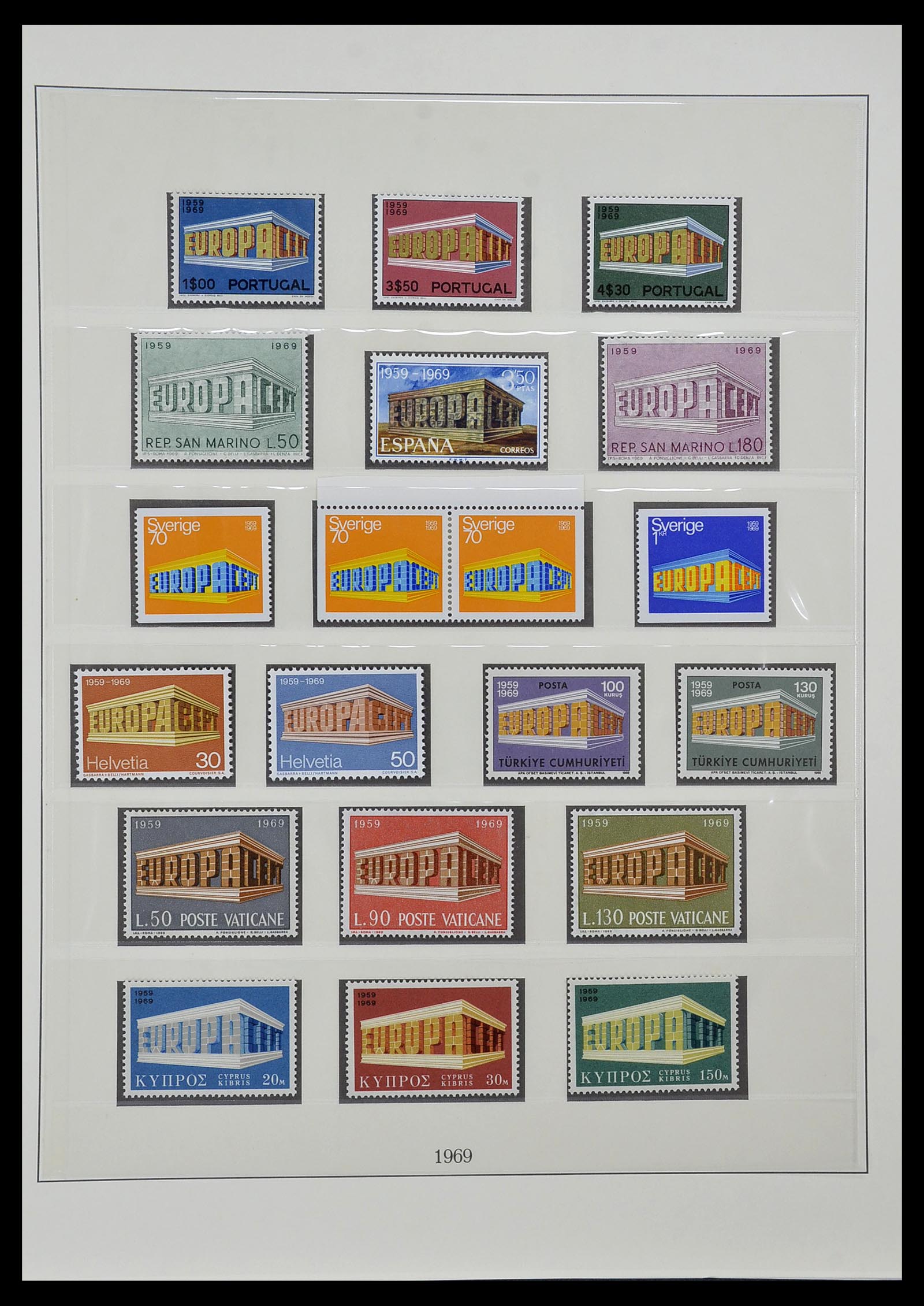 34572 032 - Postzegelverzameling 34572 Europa CEPT 1956-1974.