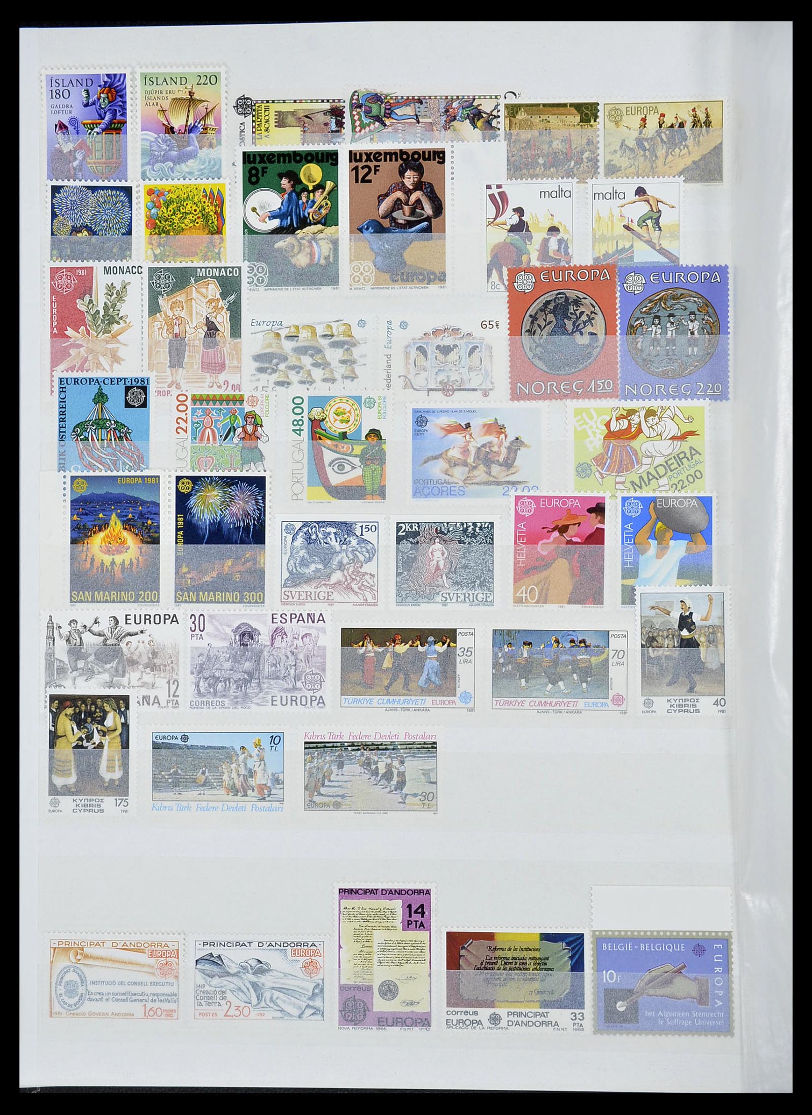 34576 023 - Postzegelverzameling 34576 Europa CEPT 1956-1992.