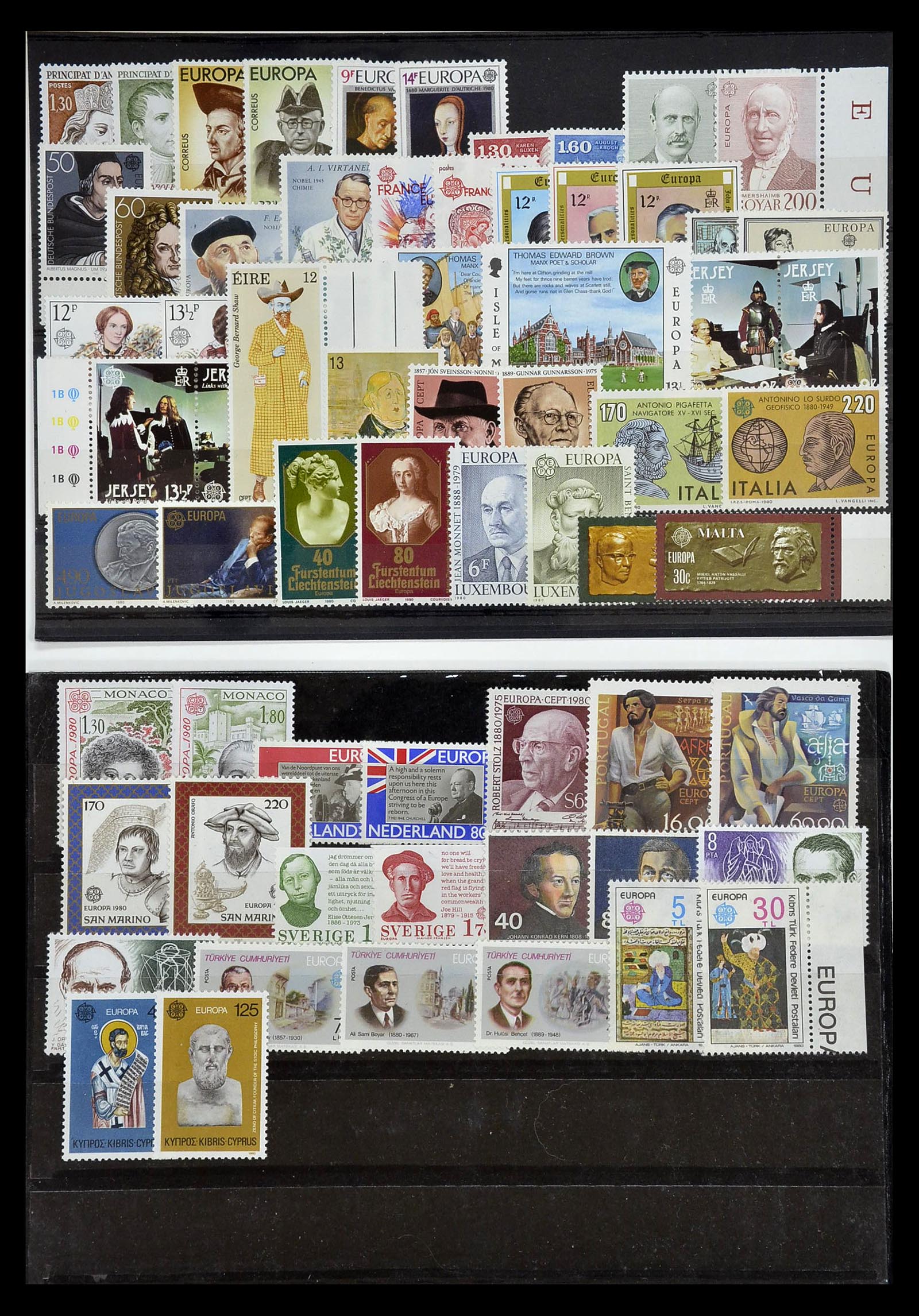 34577 330 - Stamp Collection 34577 Europa CEPT 1956-1992.