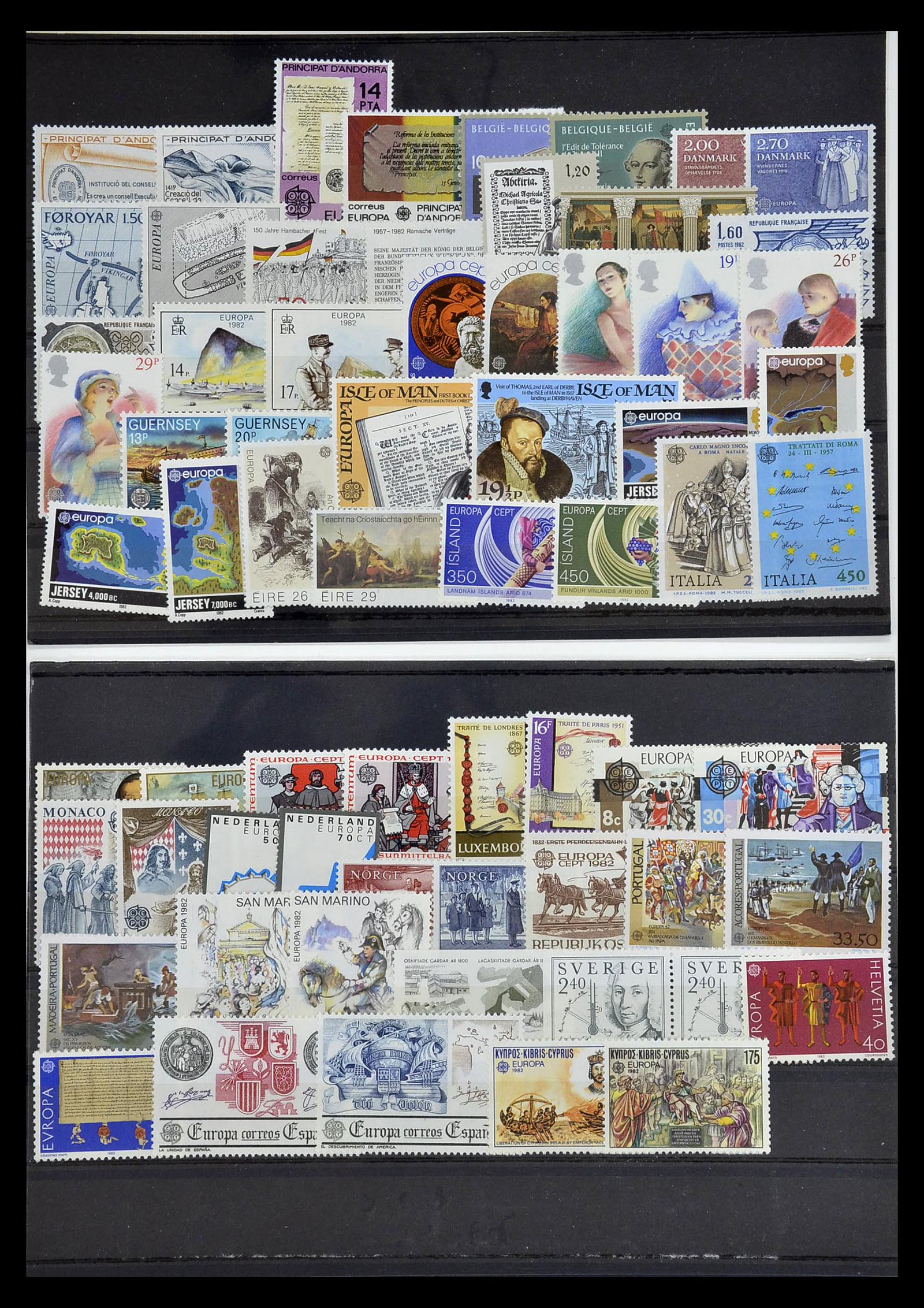 34577 332 - Postzegelverzameling 34577 Europa CEPT 1956-1992.