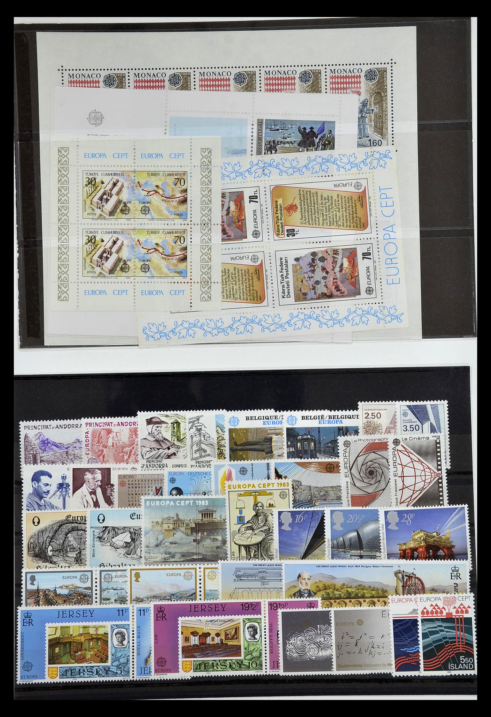 34577 333 - Postzegelverzameling 34577 Europa CEPT 1956-1992.