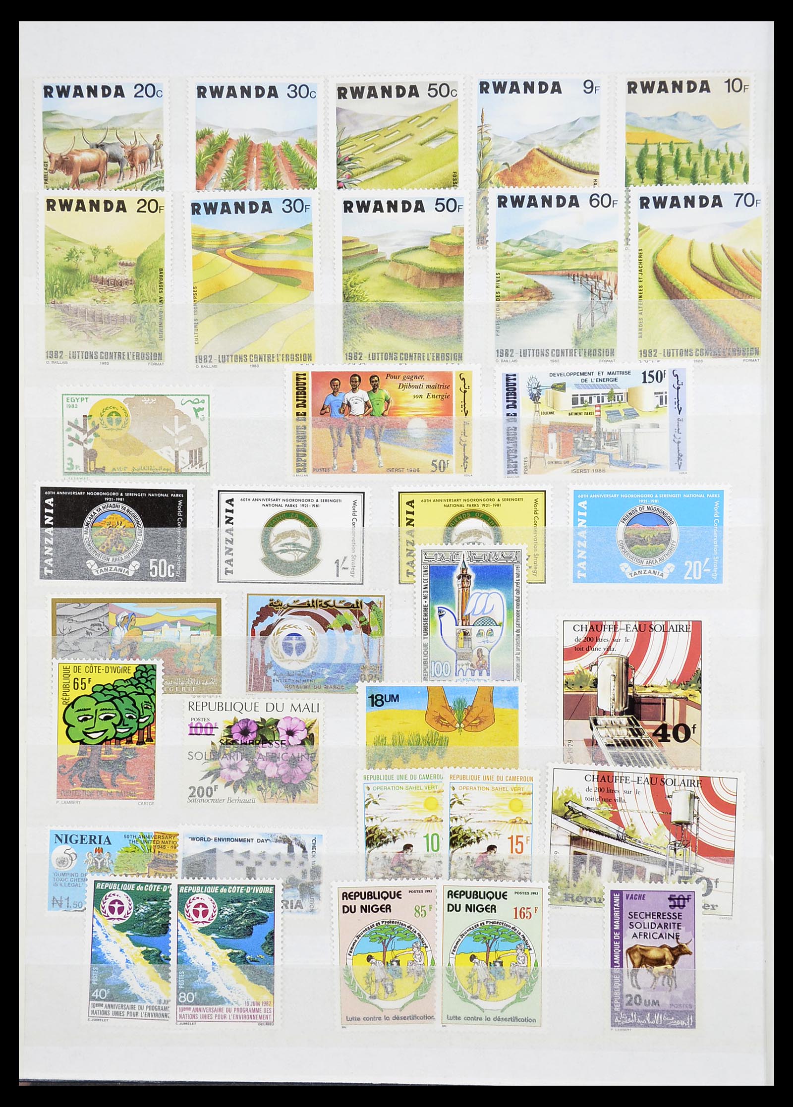 34611 004 - Postzegelverzameling 34611 Motief dieren 1960-2000.