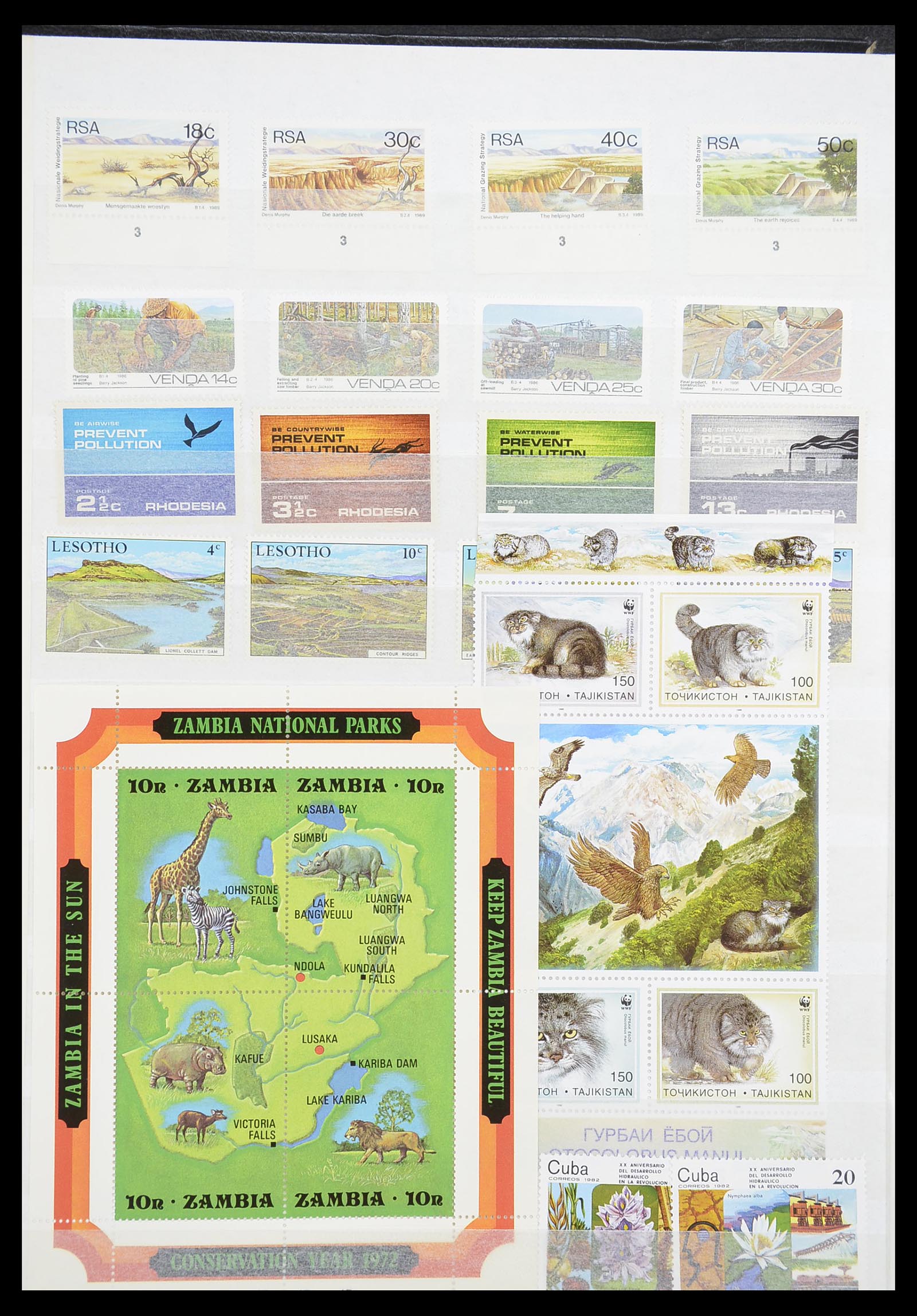 34611 008 - Postzegelverzameling 34611 Motief dieren 1960-2000.