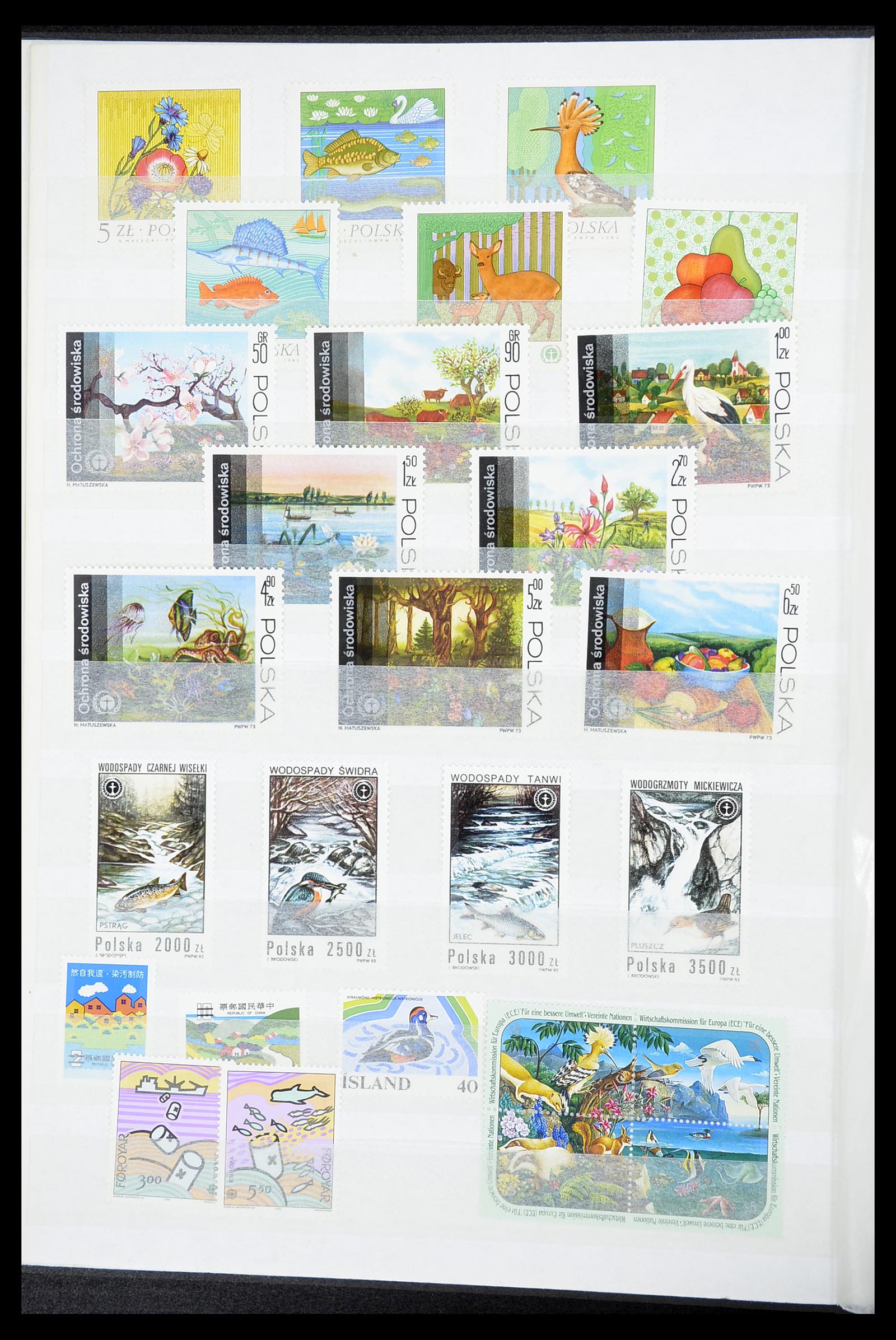 34611 025 - Postzegelverzameling 34611 Motief dieren 1960-2000.