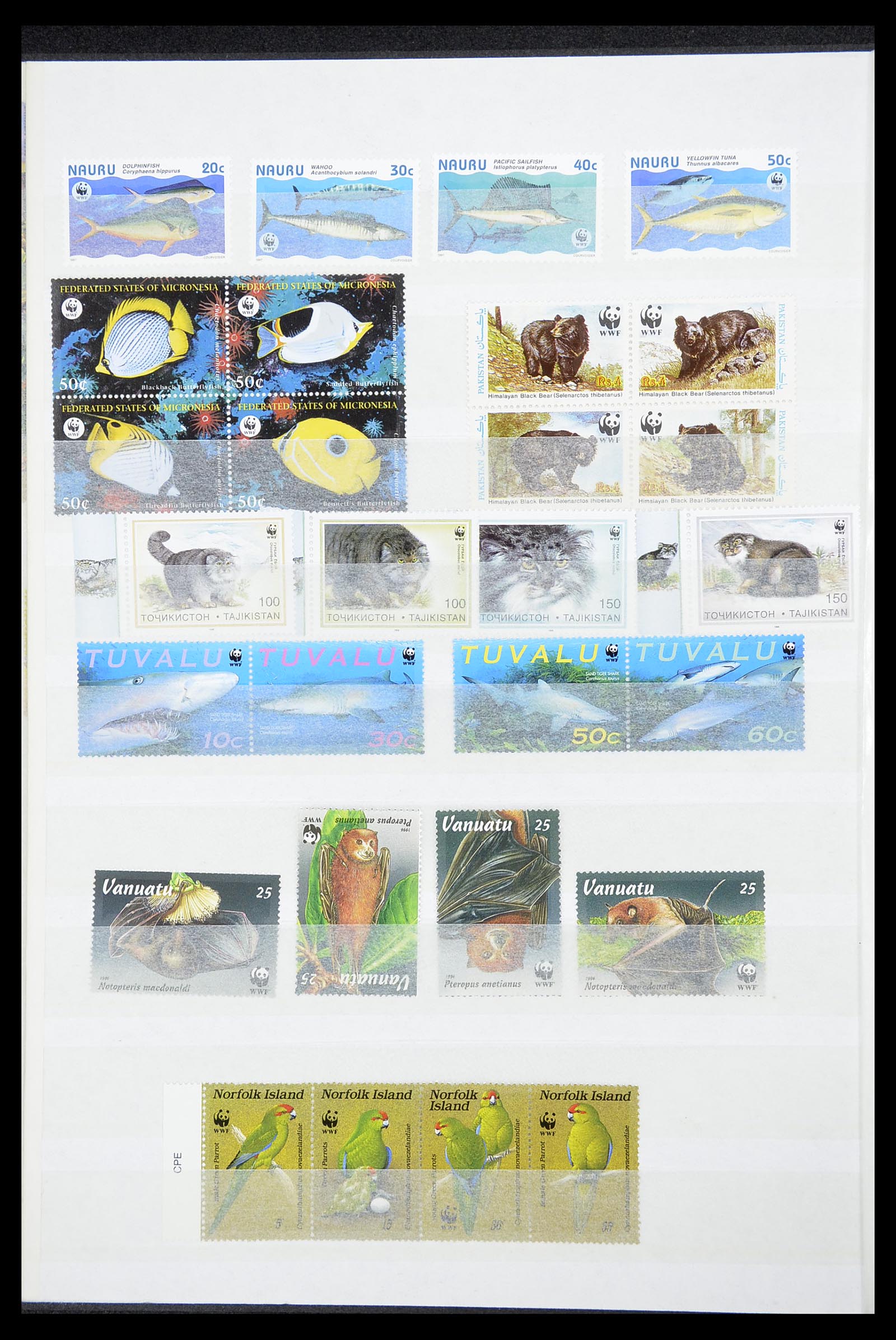 34611 035 - Postzegelverzameling 34611 Motief dieren 1960-2000.