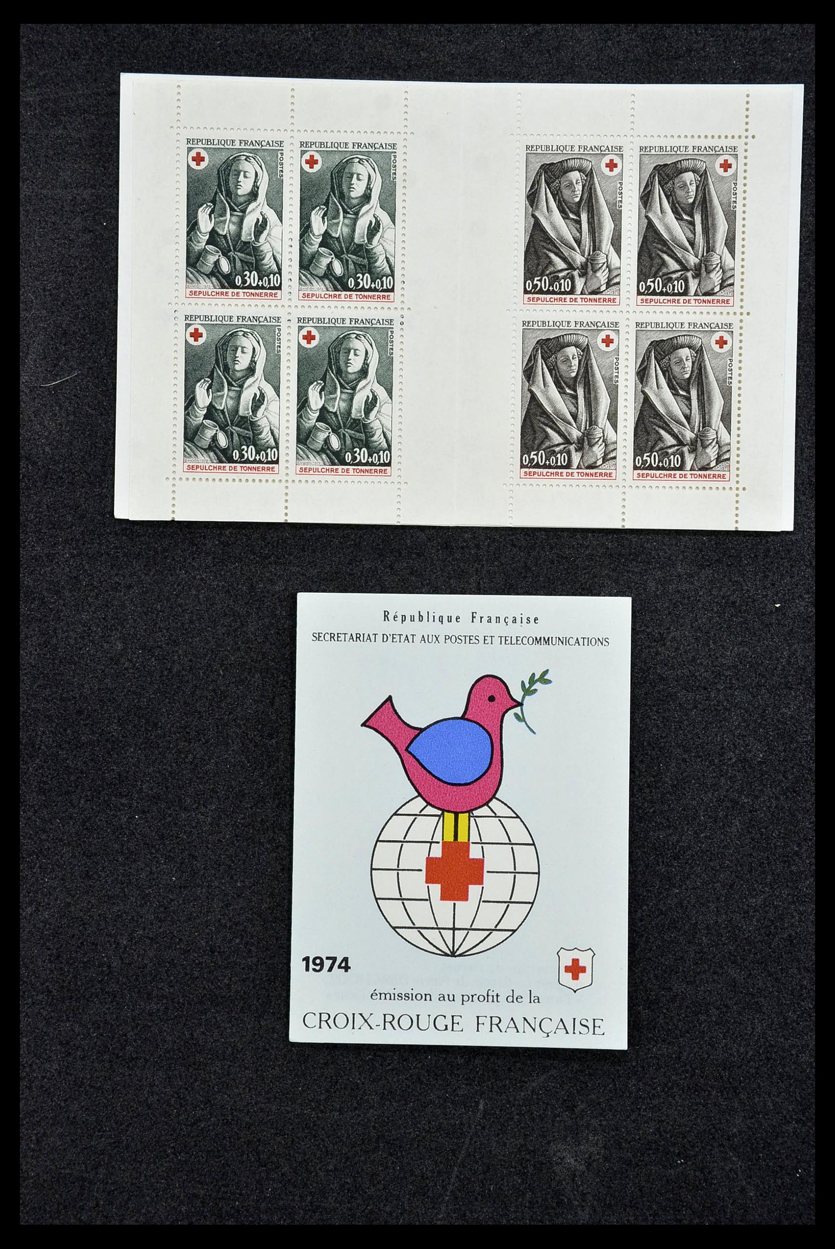 34666 008 - Postzegelverzameling 34666 Frankrijk Rode Kruis postzegelboekjes 1953