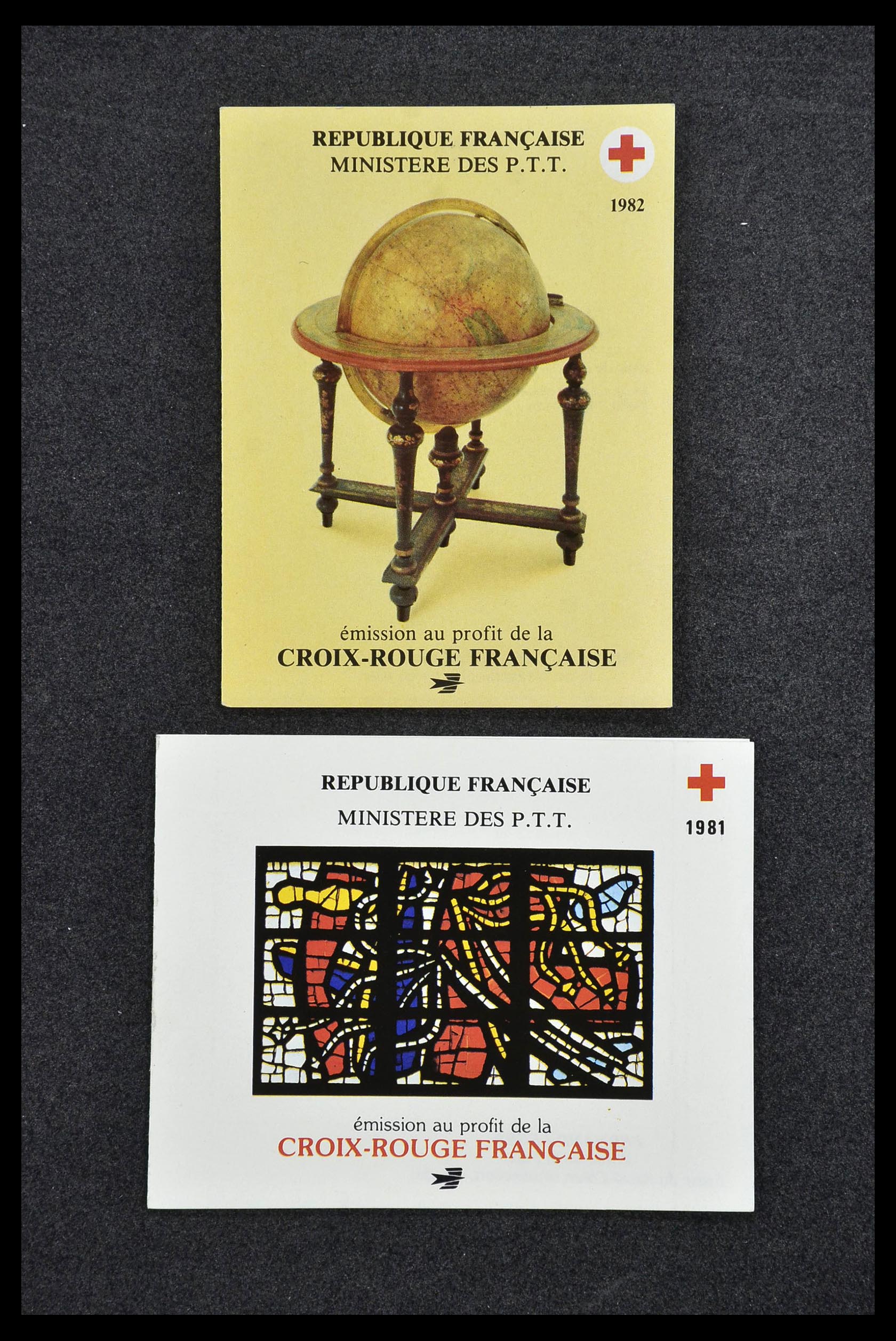 34666 009 - Postzegelverzameling 34666 Frankrijk Rode Kruis postzegelboekjes 1953