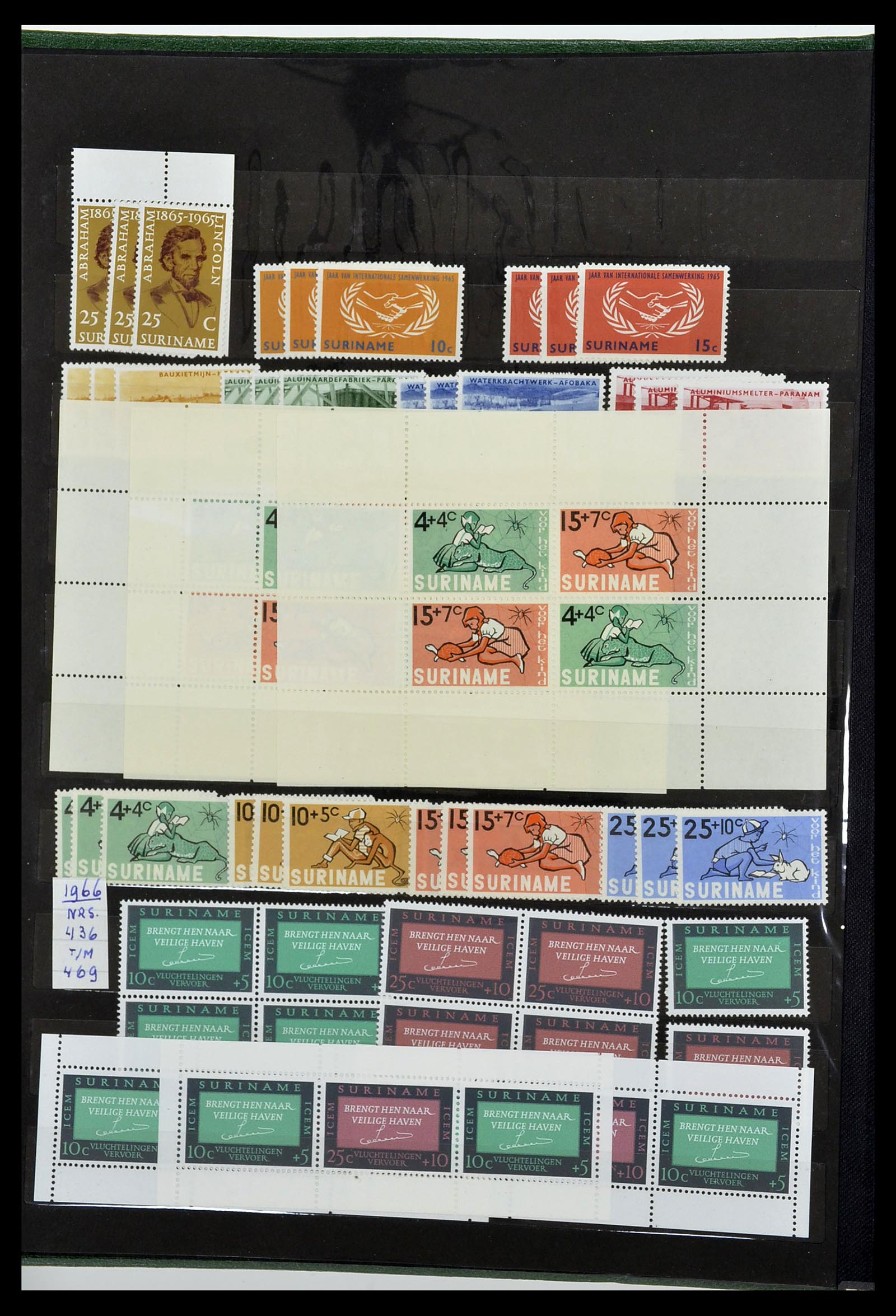 34699 038 - Postzegelverzameling 34699 Suriname 1873-1975.