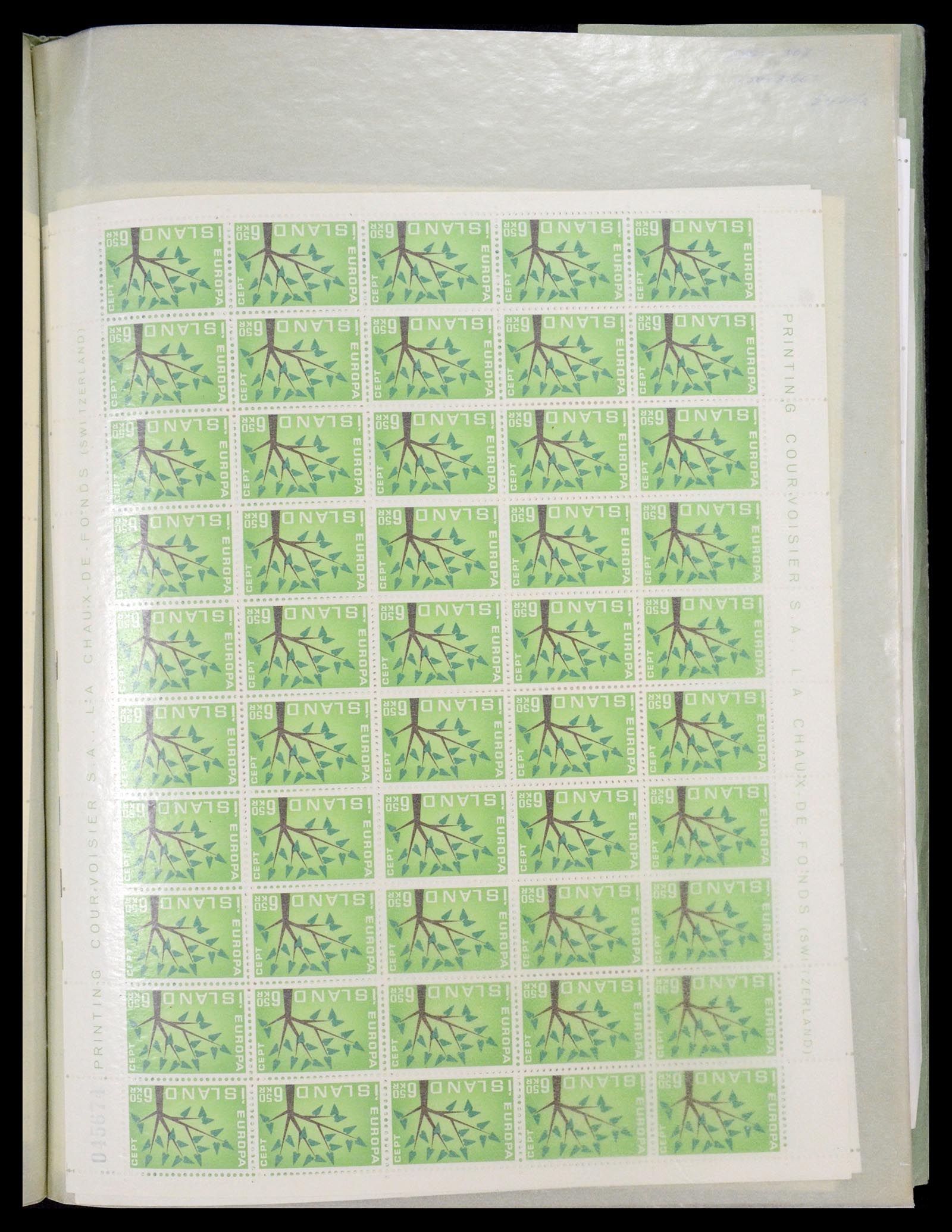 34722 010 - Postzegelverzameling 34722 IJsland 1944-1986.