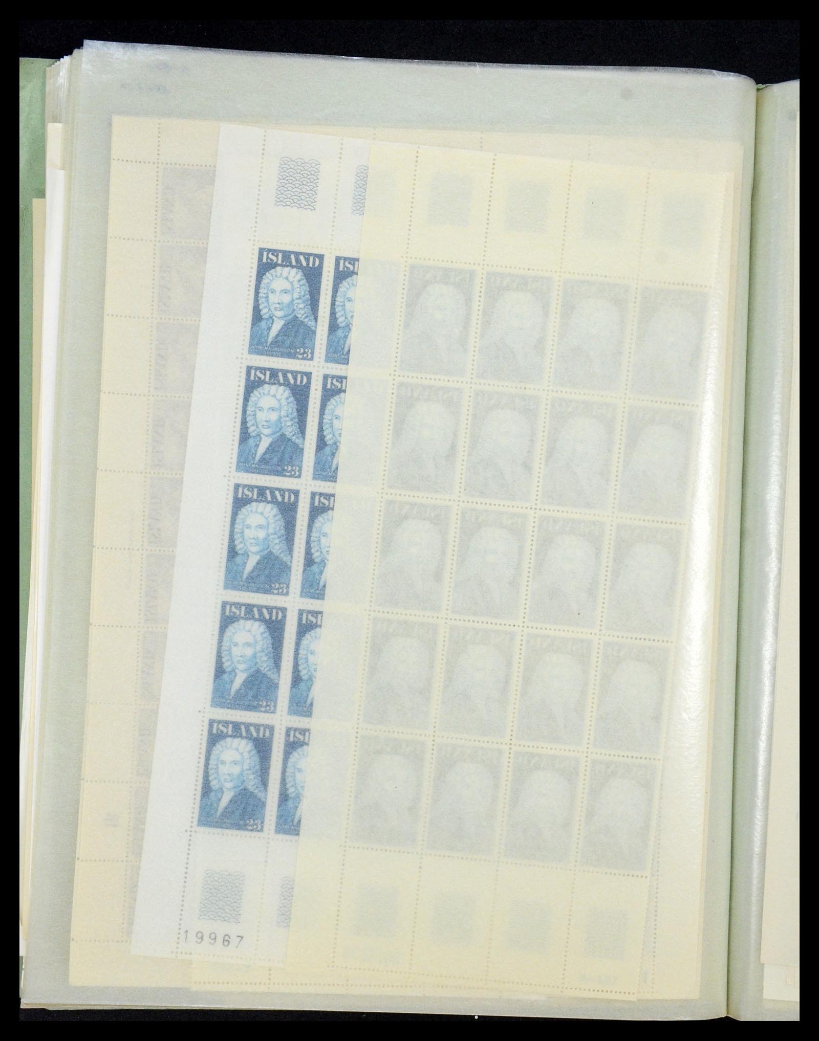 34722 046 - Postzegelverzameling 34722 IJsland 1944-1986.