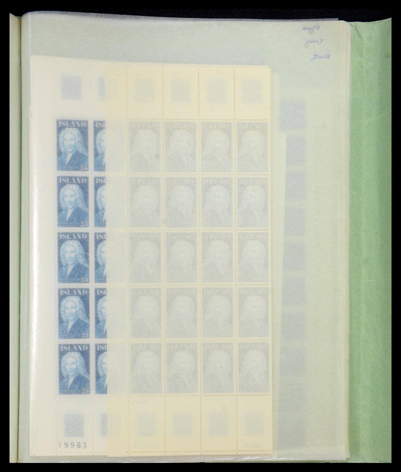 34722 057 - Postzegelverzameling 34722 IJsland 1944-1986.