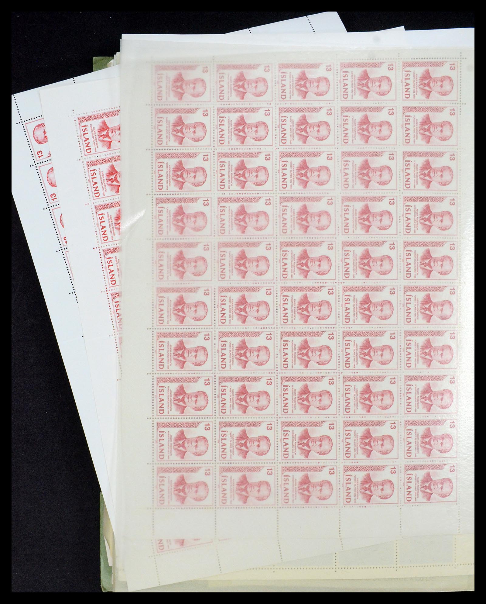 34722 070 - Postzegelverzameling 34722 IJsland 1944-1986.