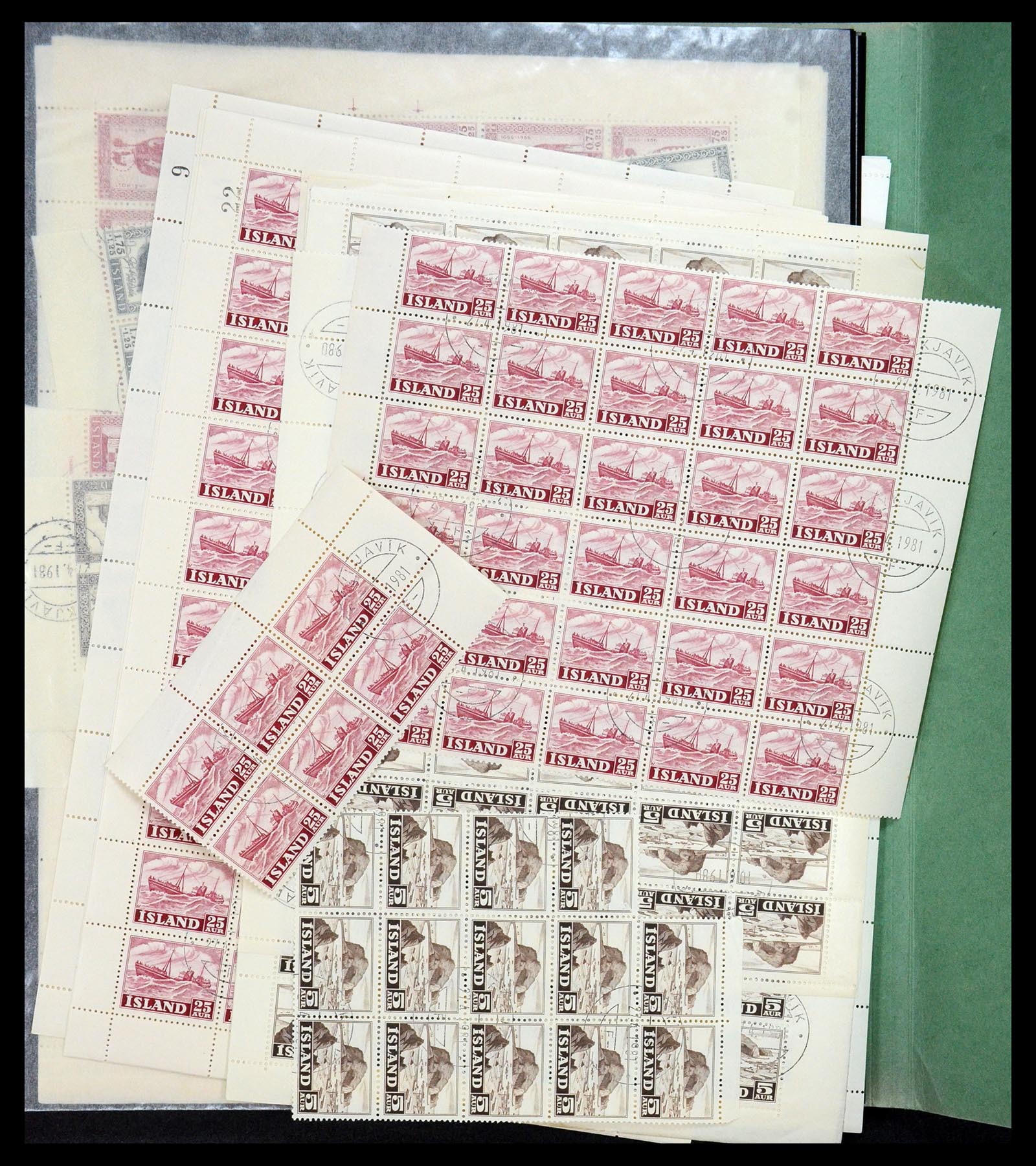 34722 090 - Postzegelverzameling 34722 IJsland 1944-1986.