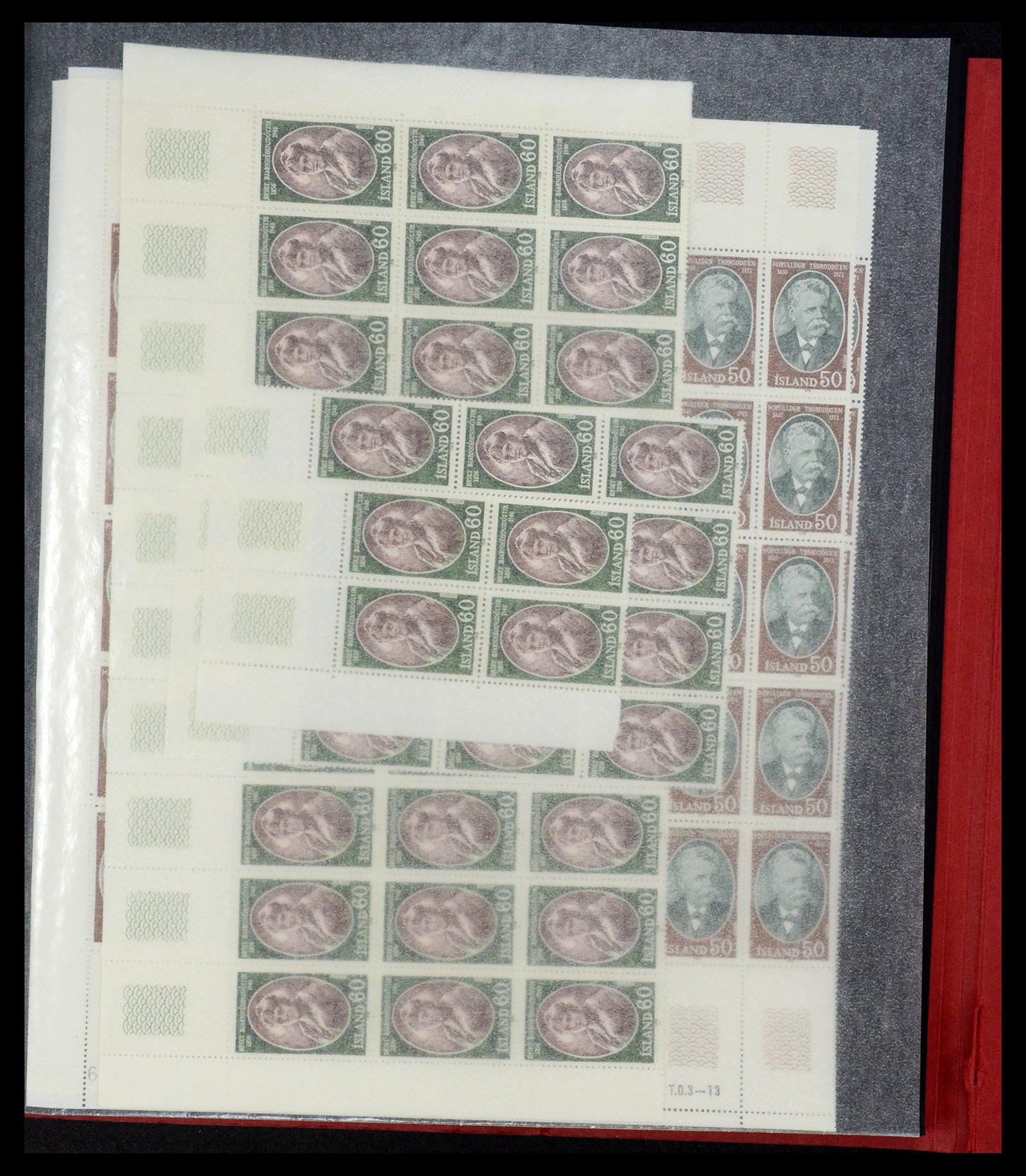 34722 218 - Postzegelverzameling 34722 IJsland 1944-1986.