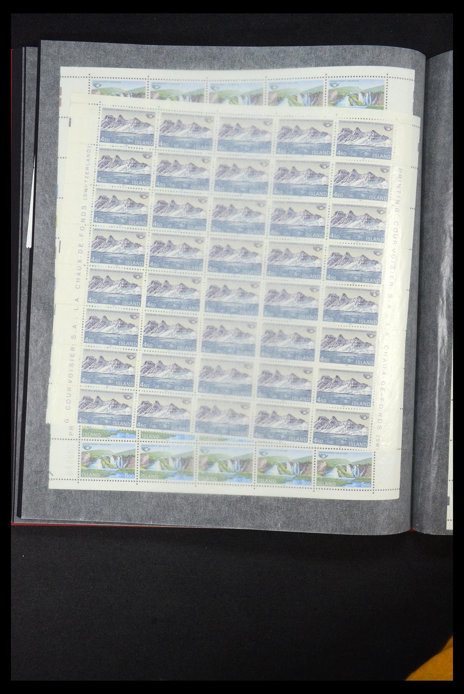 34722 246 - Stamp Collection 34722 Iceland 1944-1986.