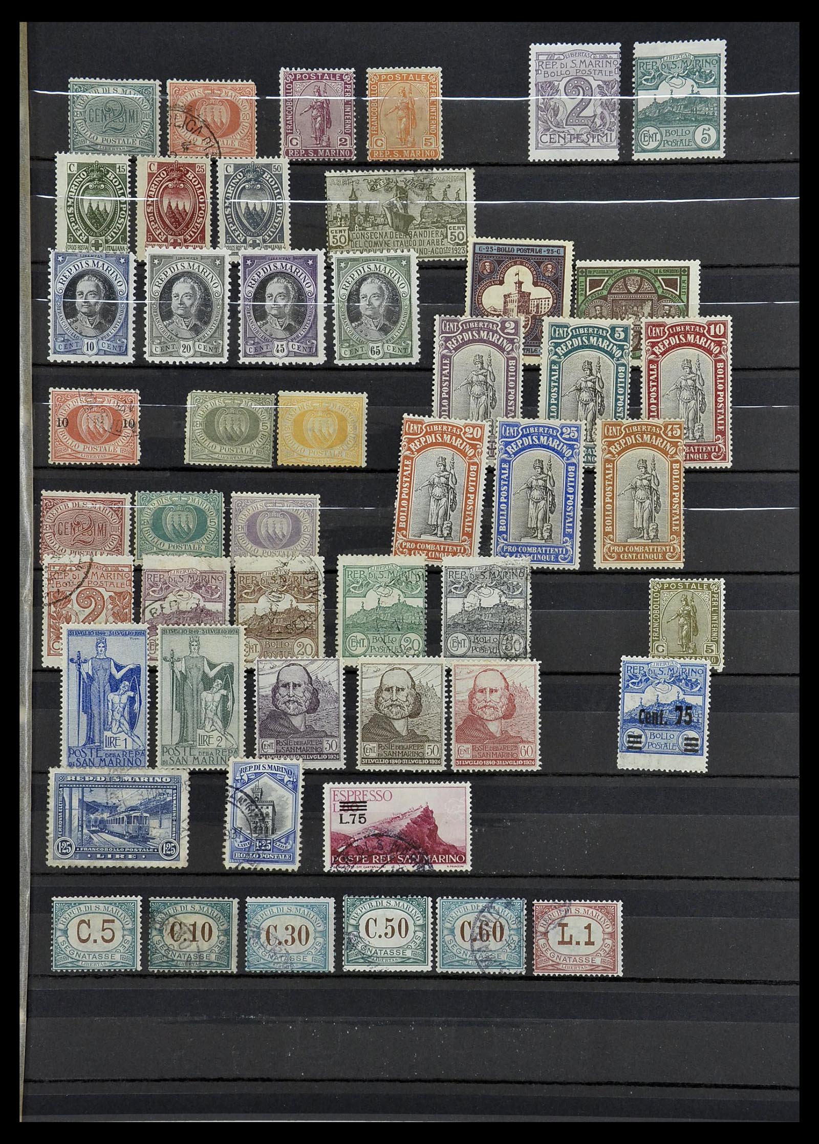 34762 013 - Postzegelverzameling 34762 Italië en gebieden 1850-1955.