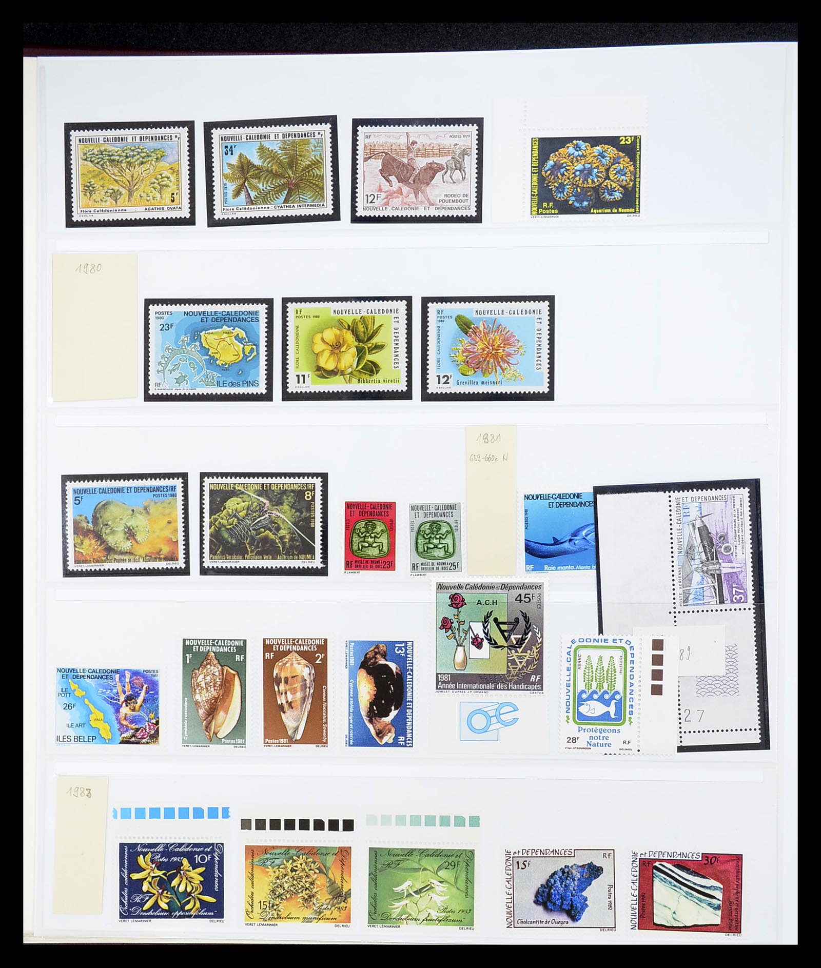 34823 032 - Postzegelverzameling 34823 Nieuw Caledonië luchtpost 1933-1985.