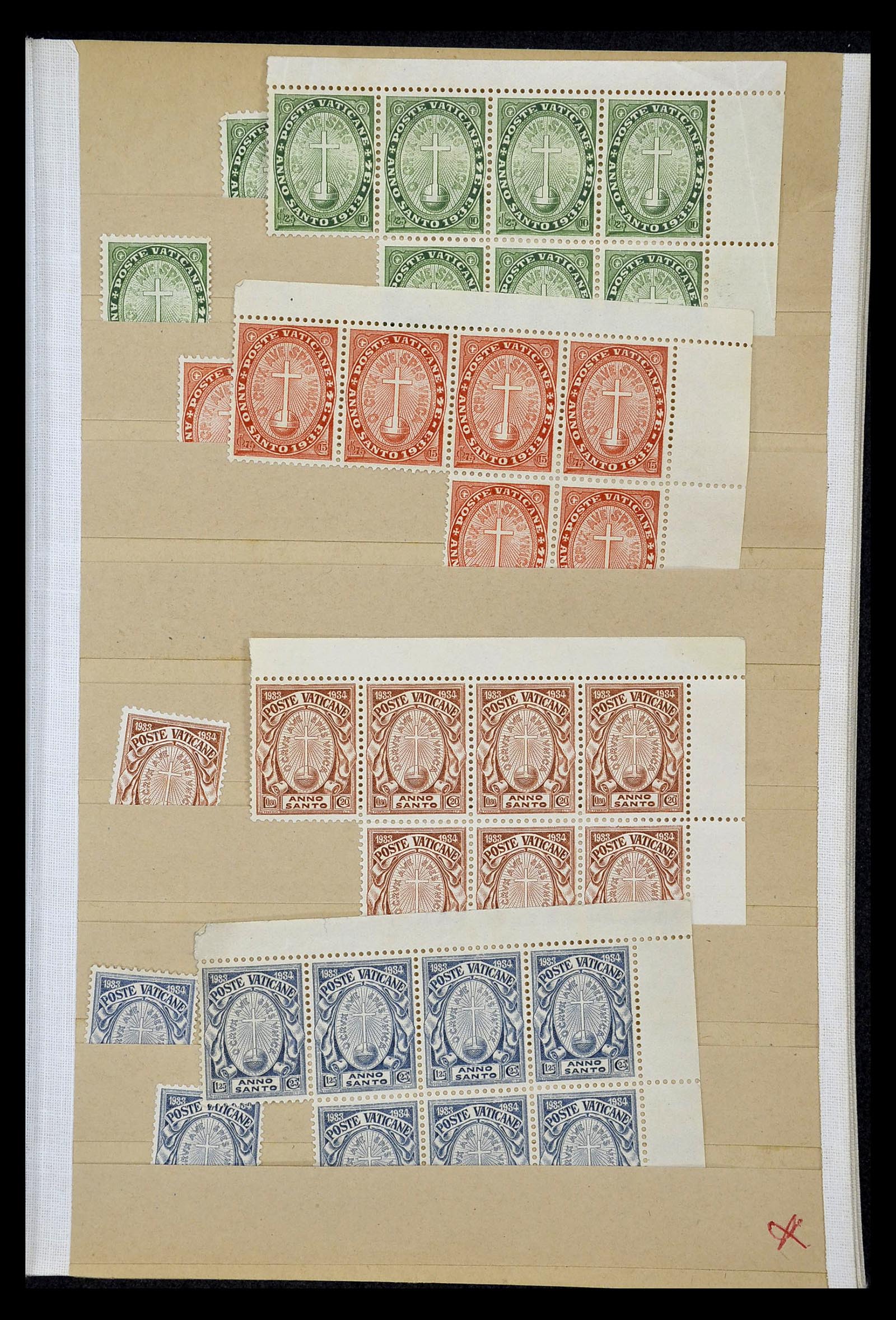 34913 008 - Stamp Collection 34913 Vatican 1929-1939.