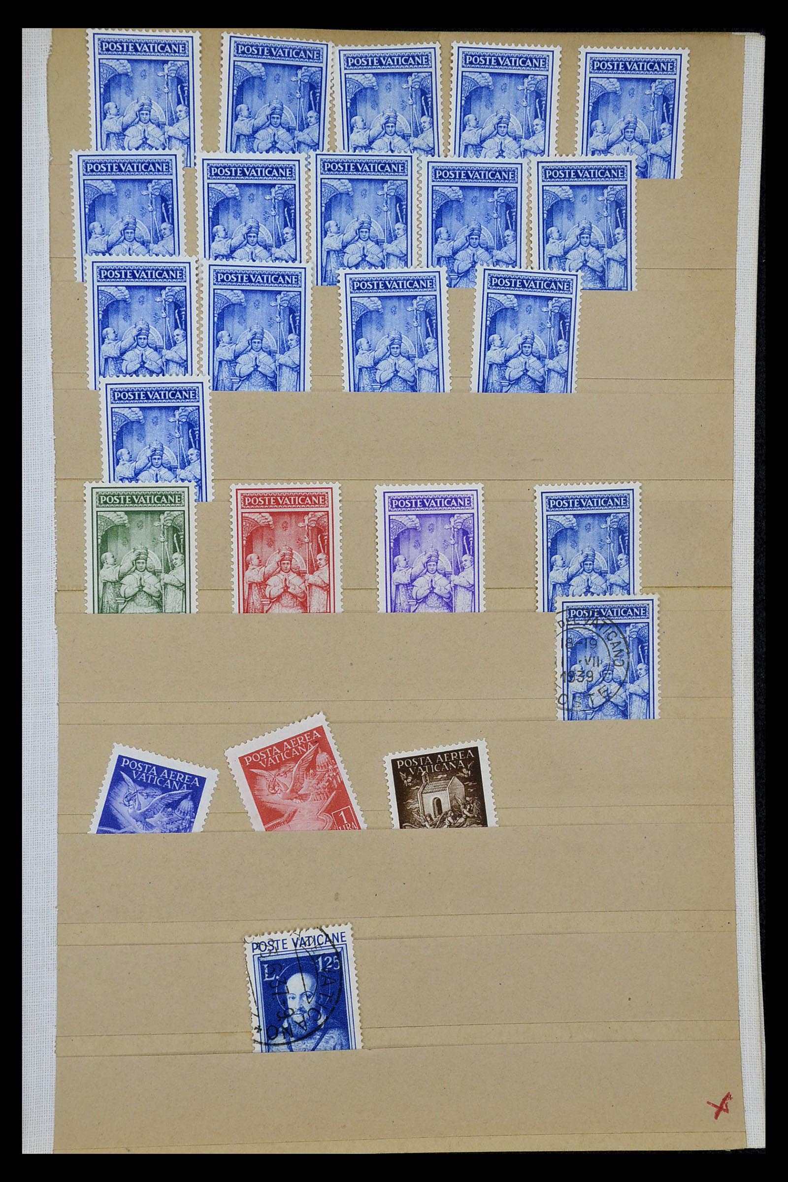 34913 014 - Stamp Collection 34913 Vatican 1929-1939.