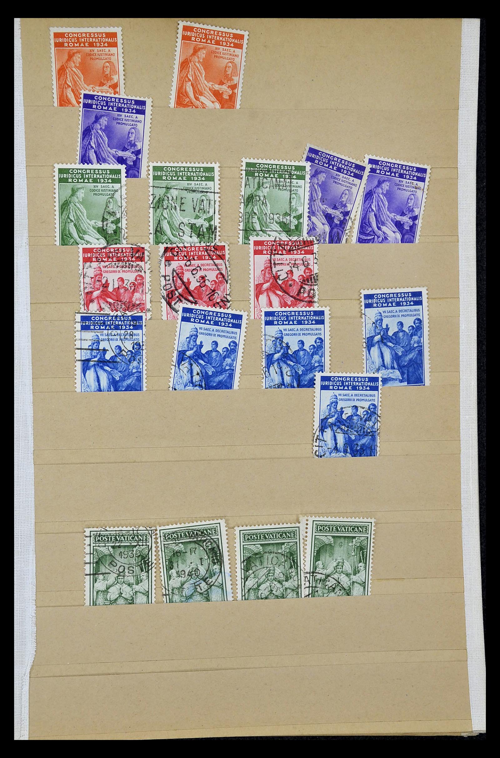 34913 015 - Stamp Collection 34913 Vatican 1929-1939.