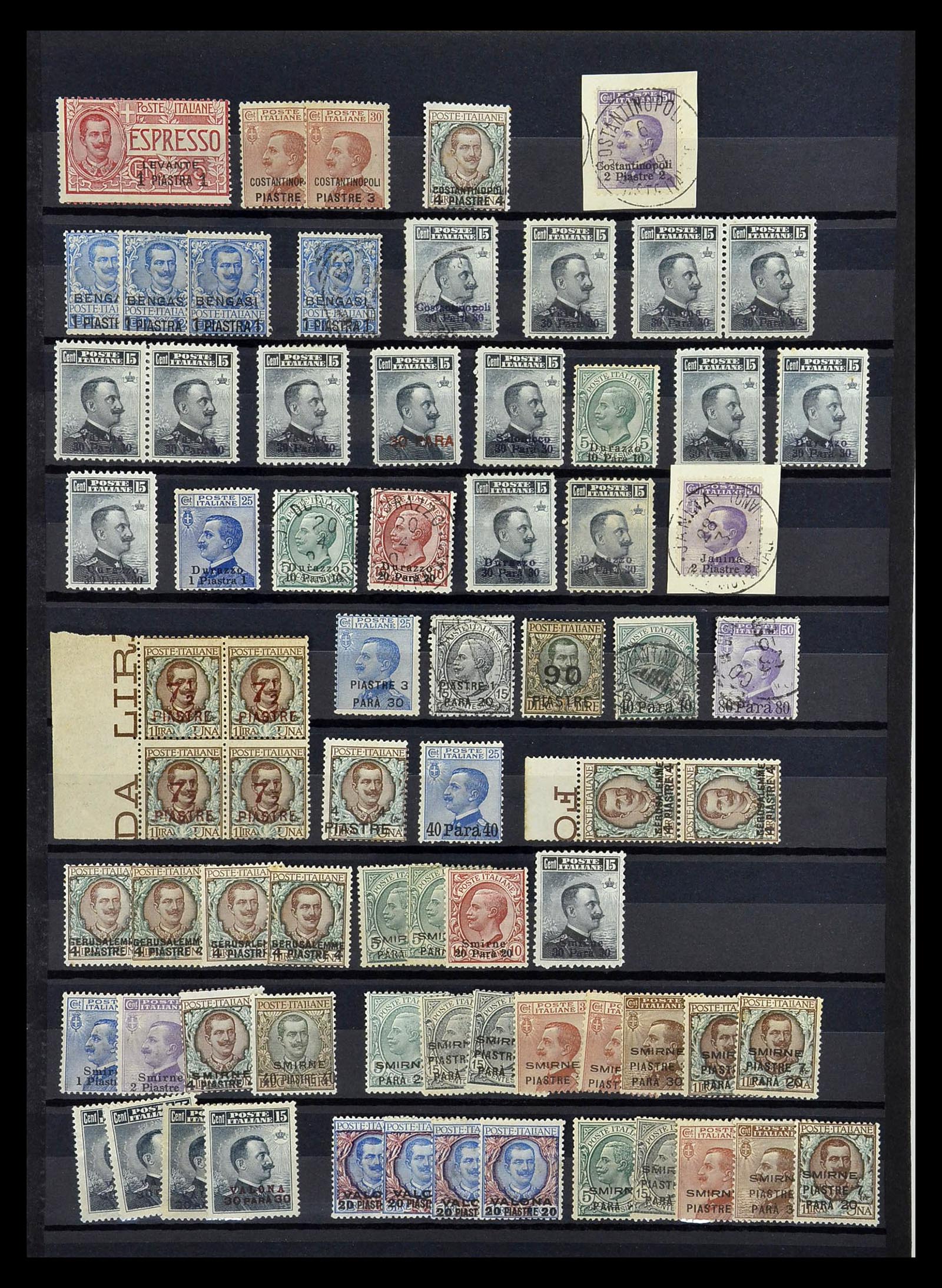 34929 002 - Postzegelverzameling 34929 Italiaanse gebieden 1874-1923.