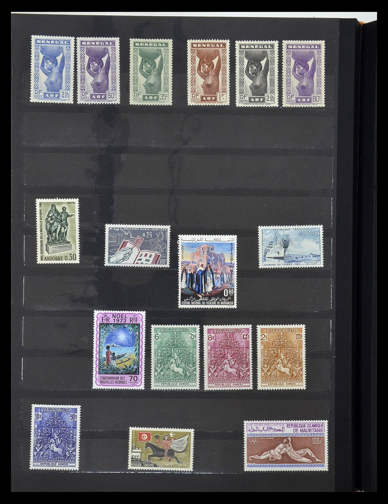34946 481 - Stamp Collection 34946 Motief Kunst en Religie.