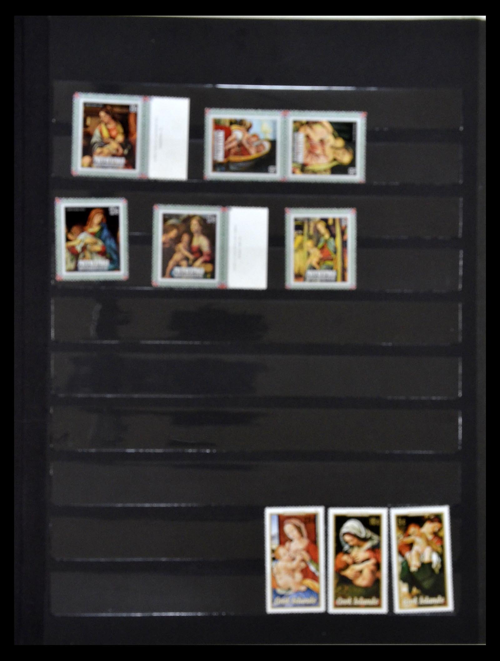 34946 521 - Stamp Collection 34946 Motief Kunst en Religie.