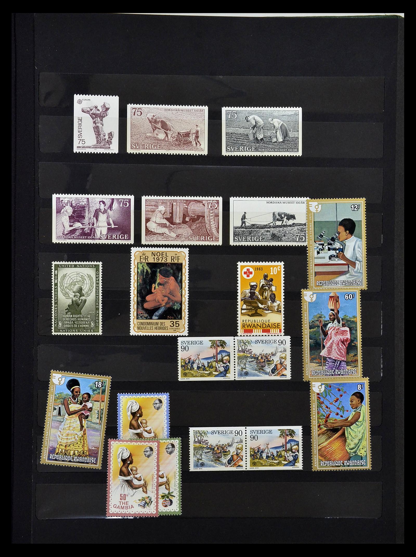34946 522 - Stamp Collection 34946 Motief Kunst en Religie.