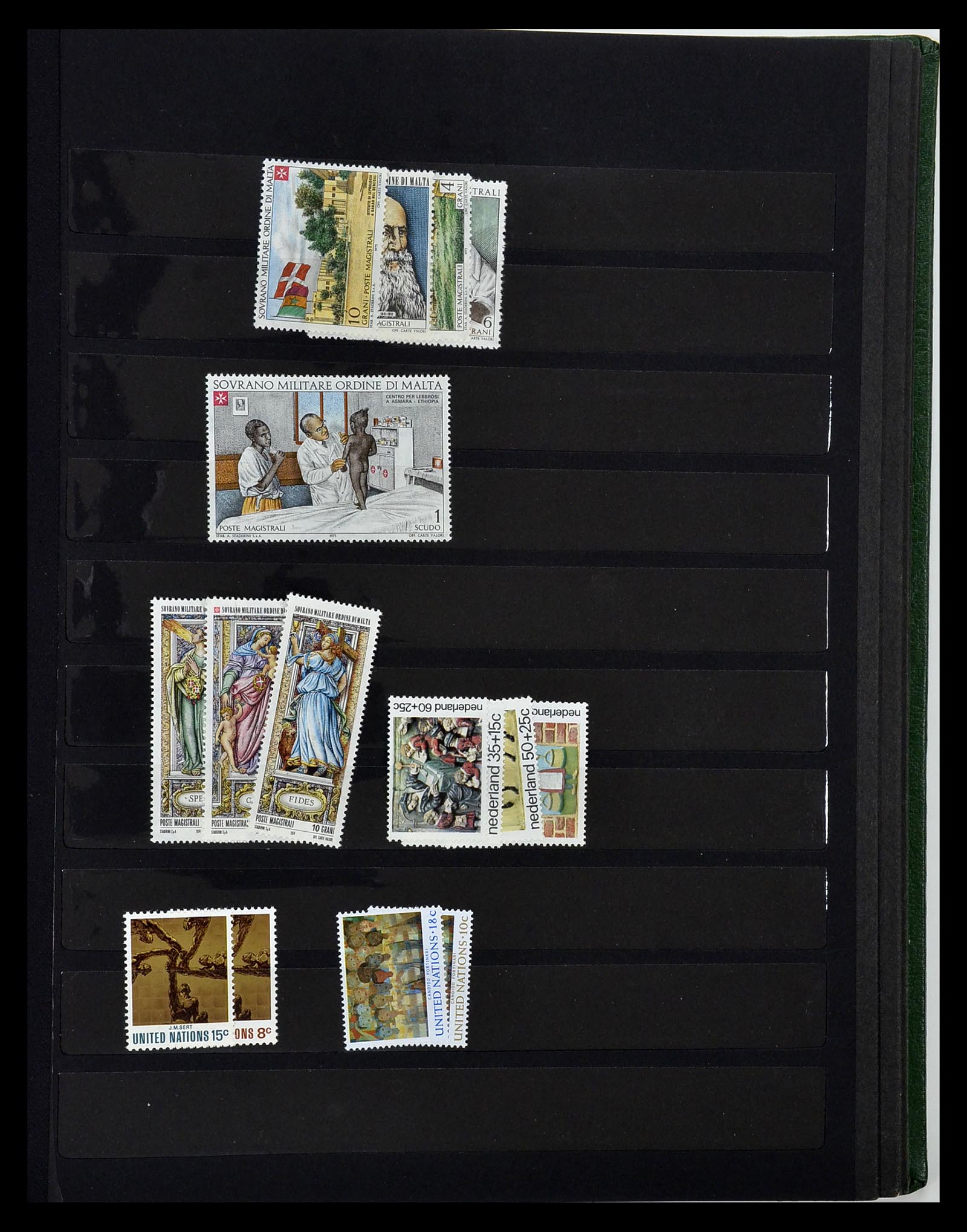 34946 526 - Stamp Collection 34946 Motief Kunst en Religie.
