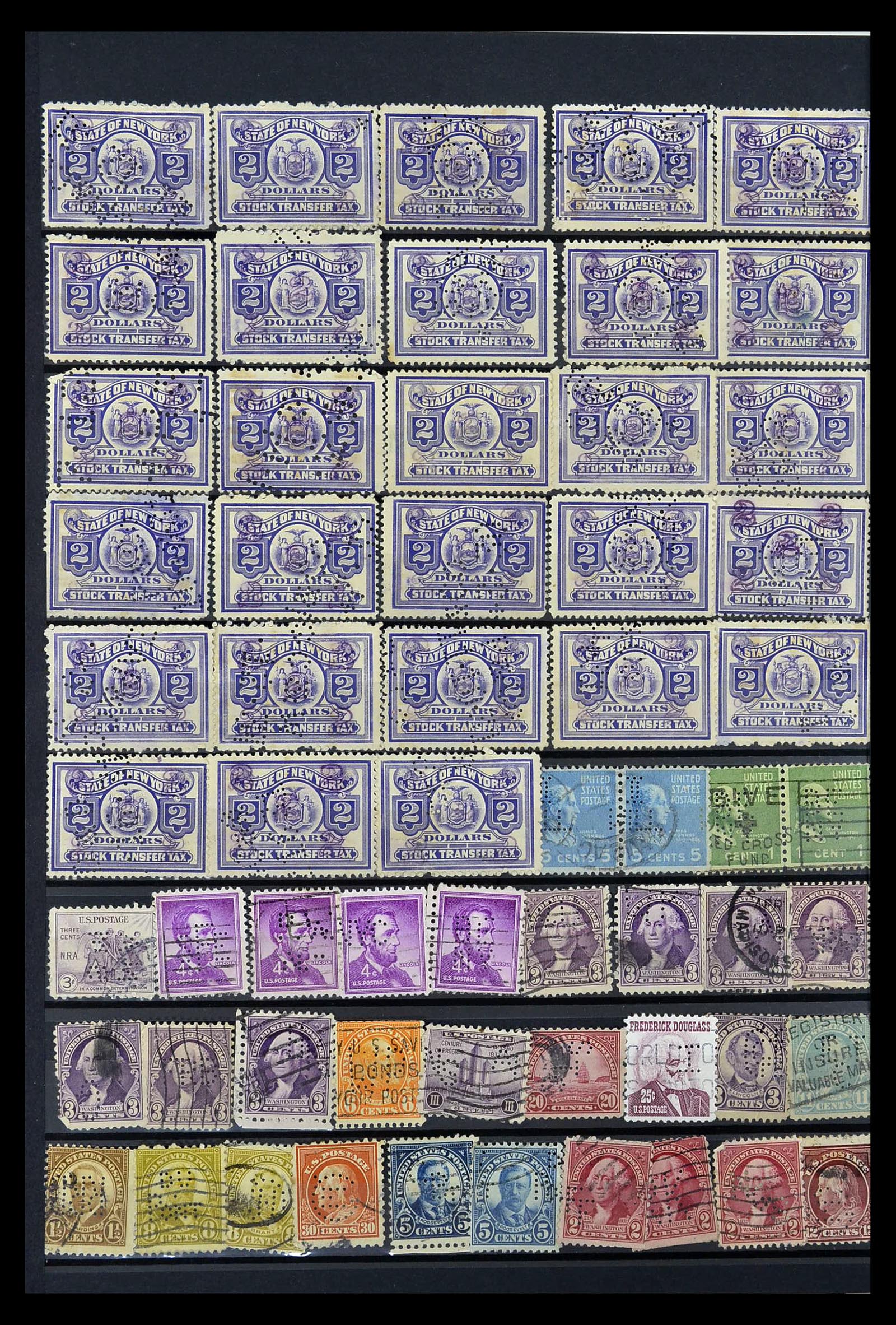 34968 032 - Postzegelverzameling 34968 Wereld perfins 1890-1965.