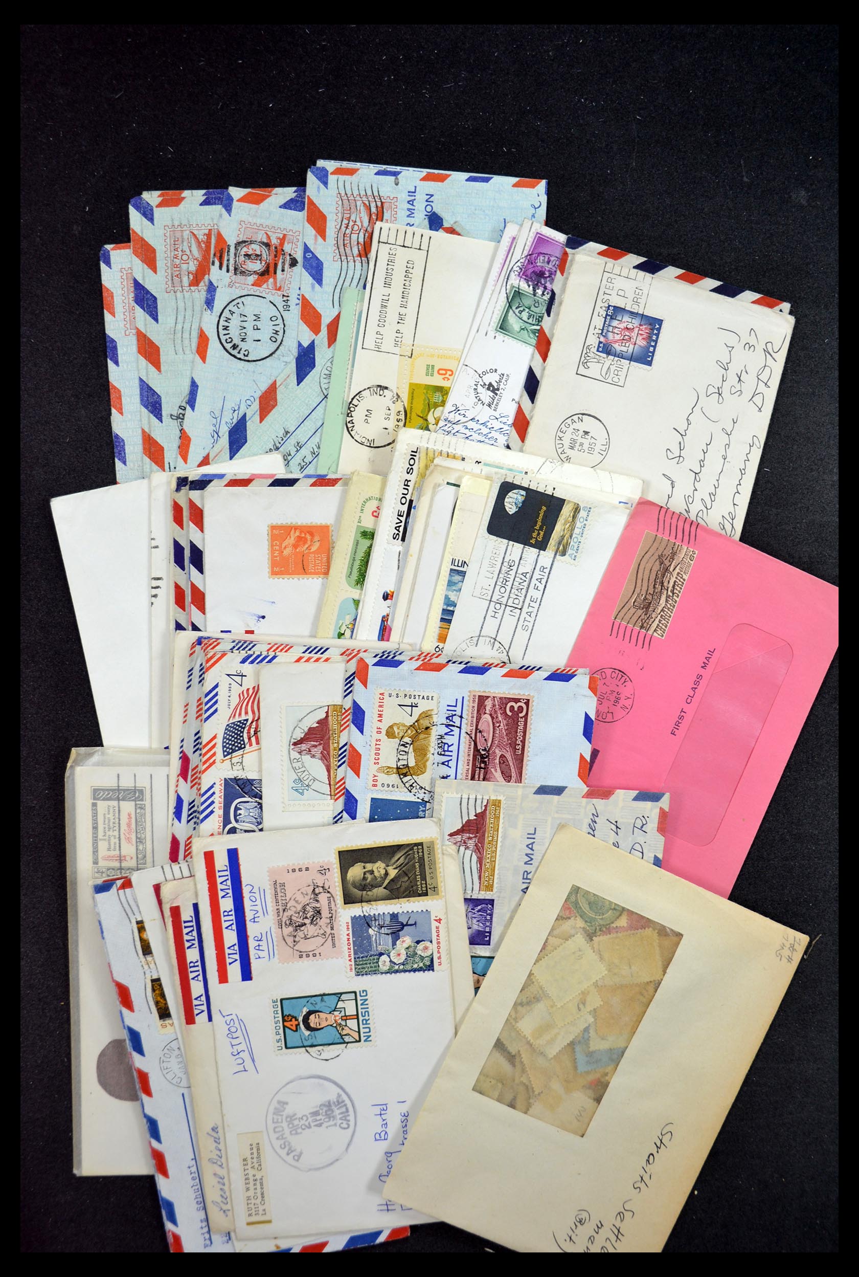 34972 068 - Postzegelverzameling 34972 USA brieven 1870-1990.