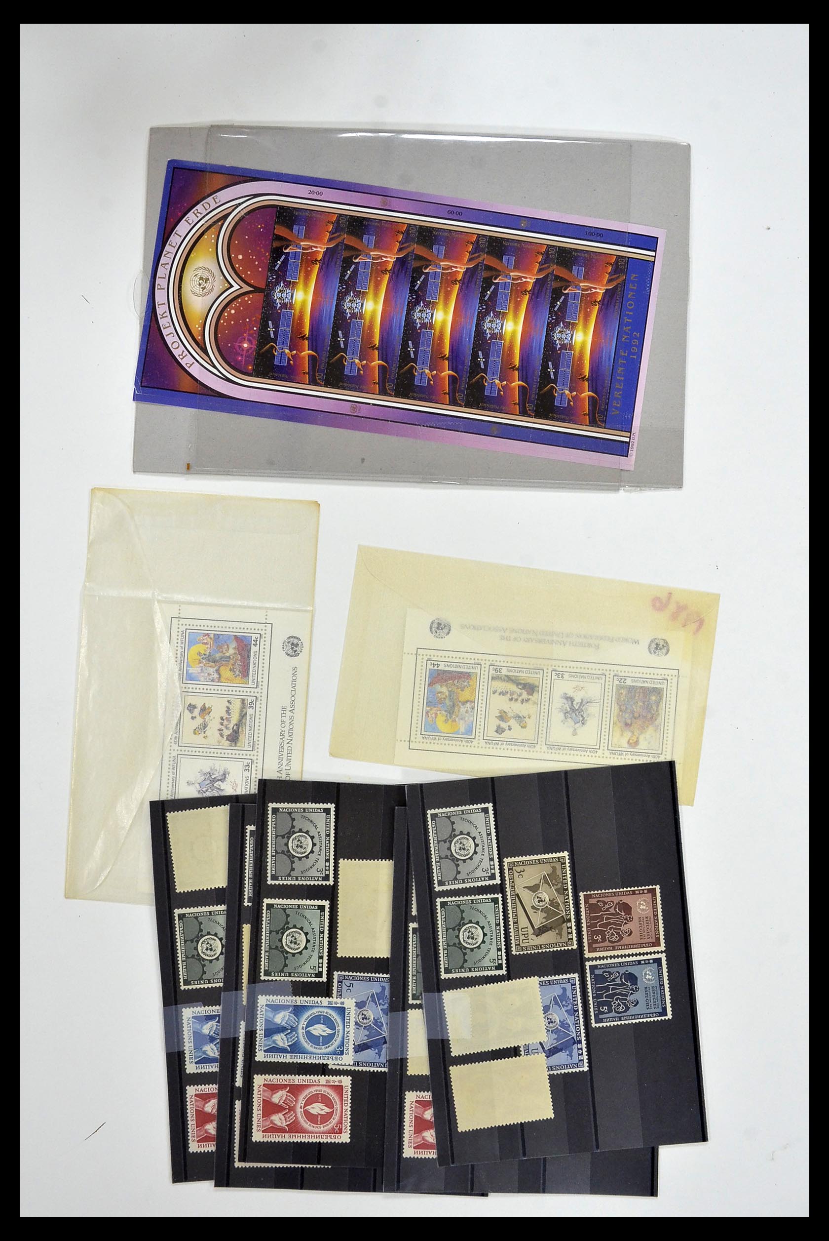 34973 036 - Postzegelverzameling 34973 Verenigde Naties 1951-2000.