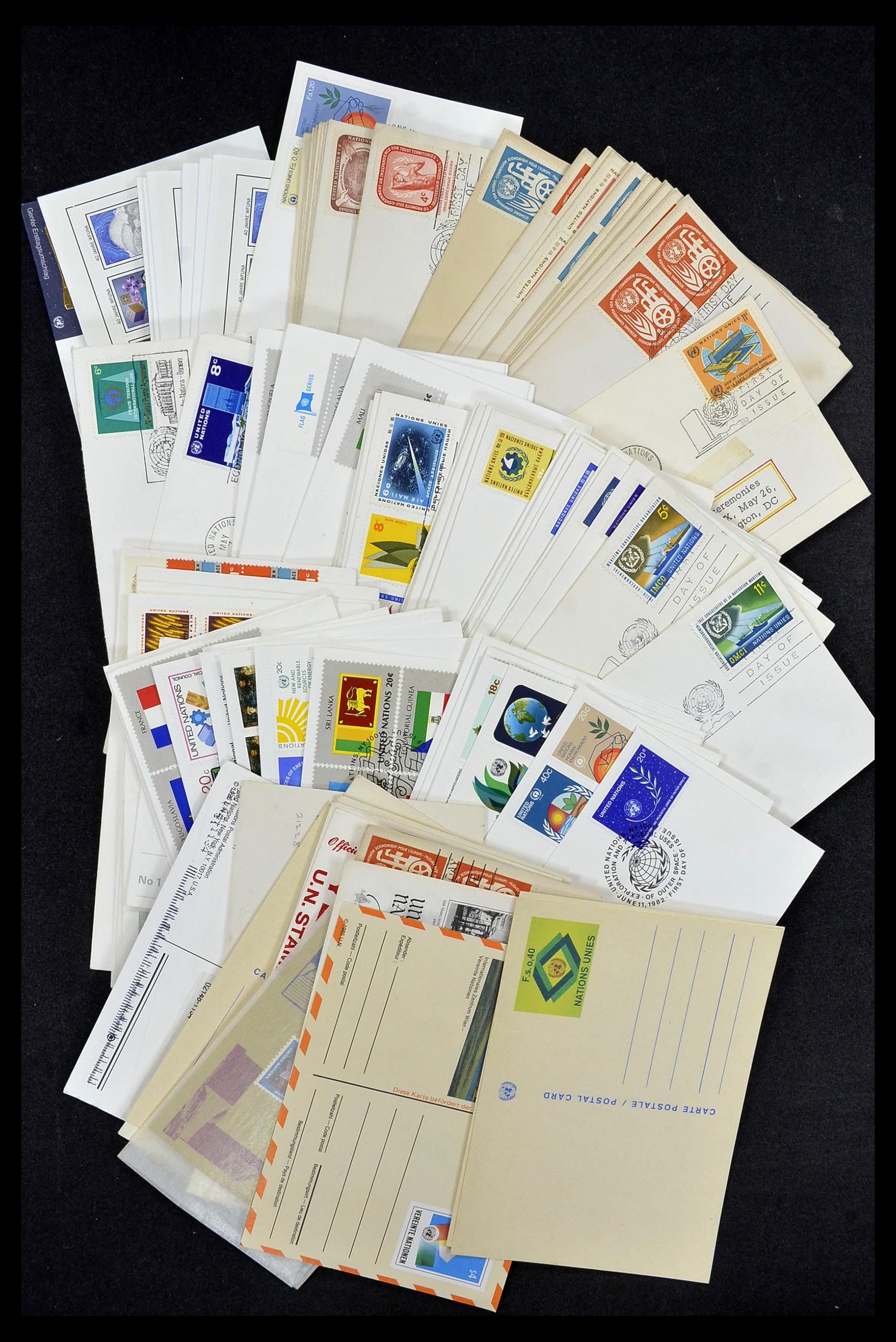 34973 043 - Postzegelverzameling 34973 Verenigde Naties 1951-2000.