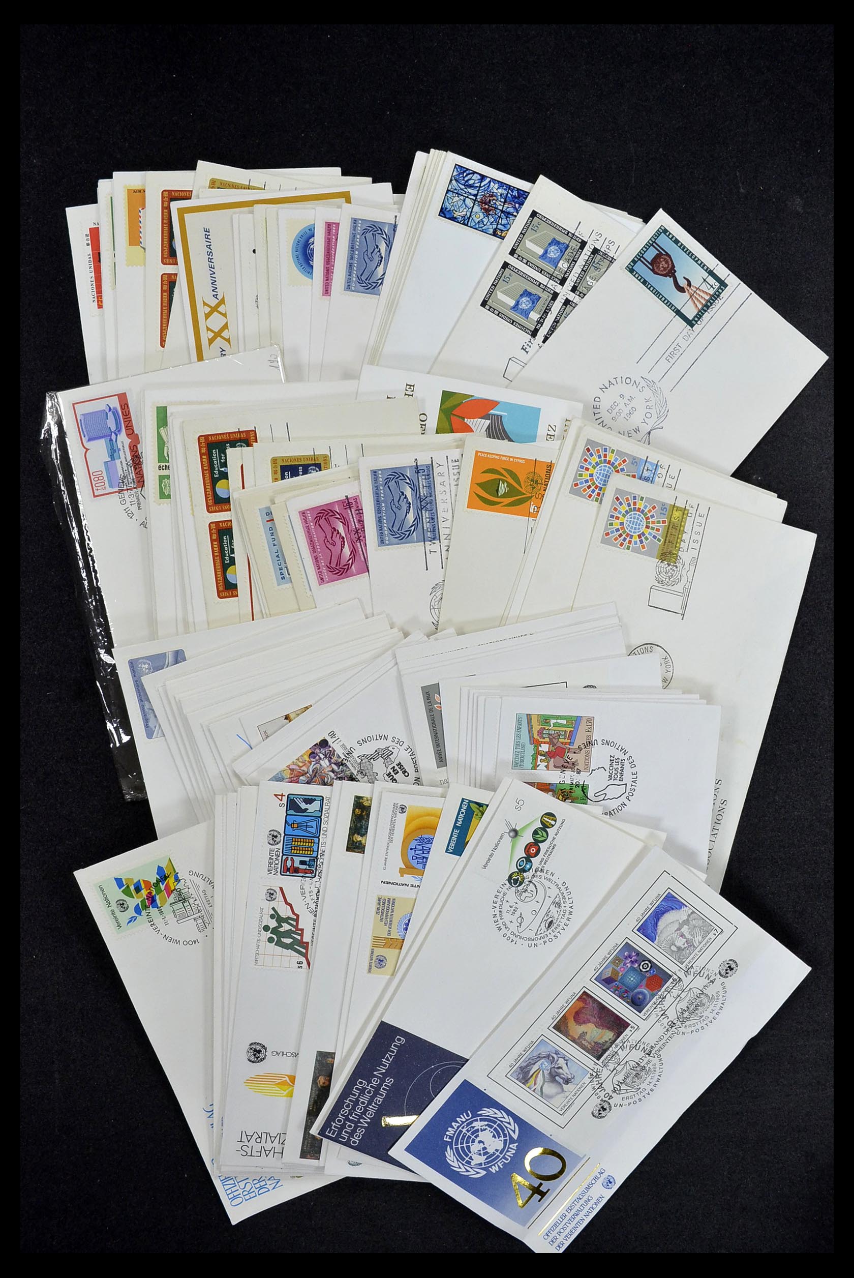 34973 044 - Postzegelverzameling 34973 Verenigde Naties 1951-2000.