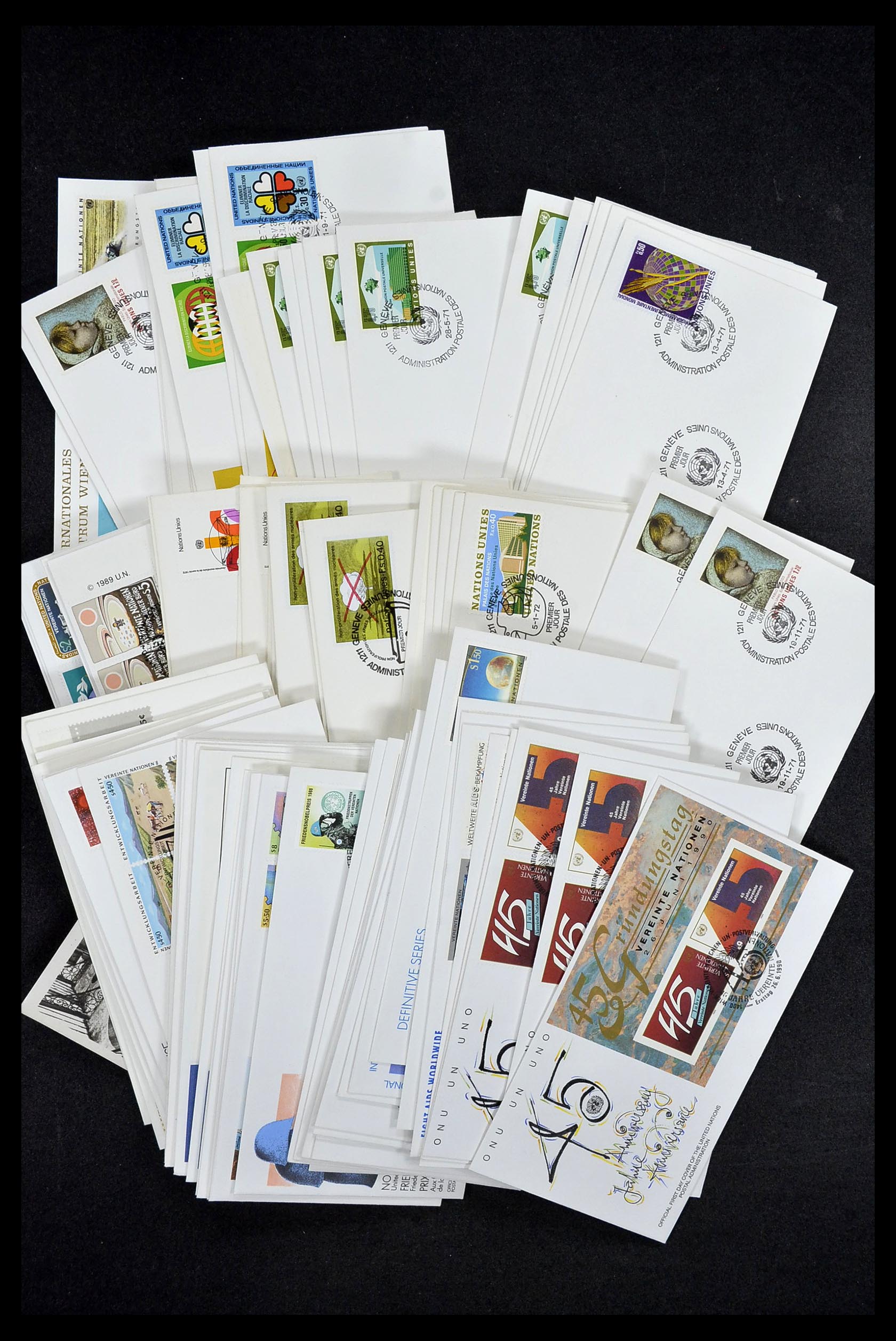 34973 045 - Postzegelverzameling 34973 Verenigde Naties 1951-2000.