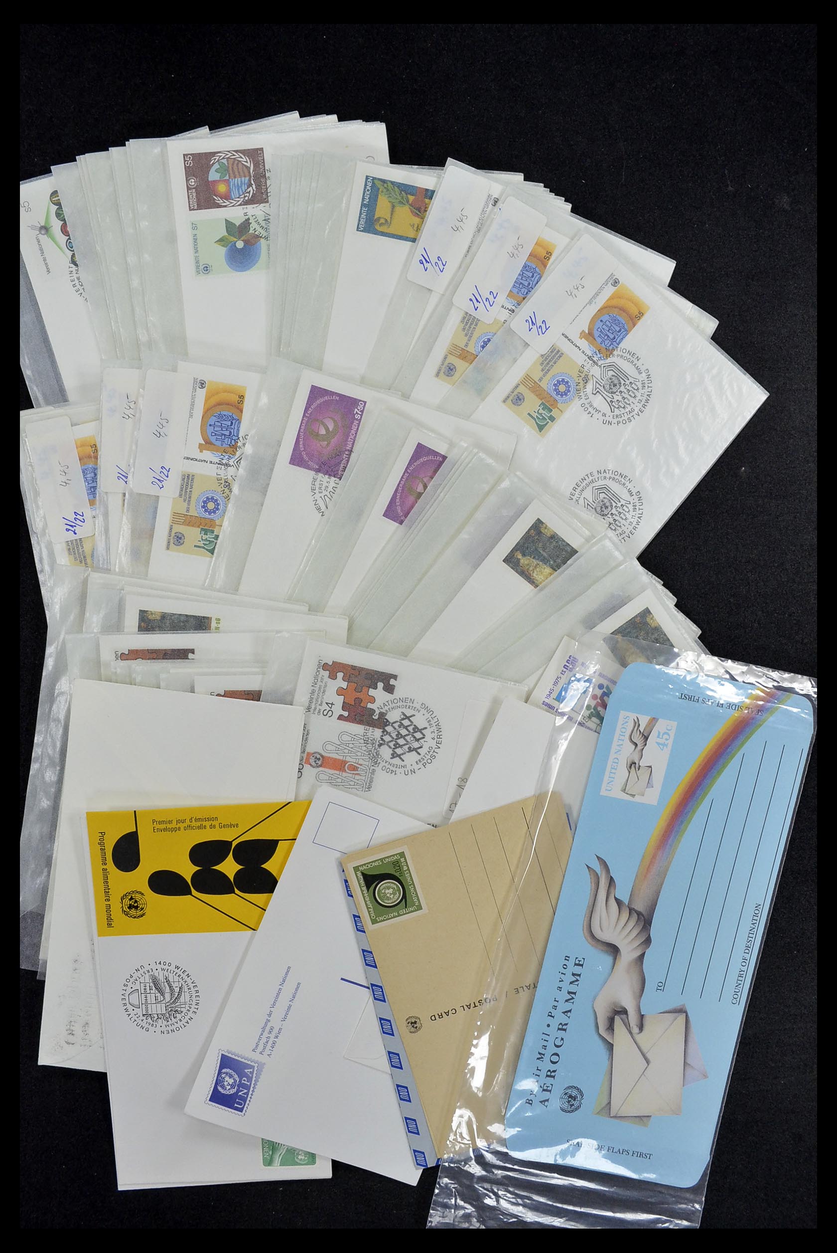 34973 047 - Postzegelverzameling 34973 Verenigde Naties 1951-2000.