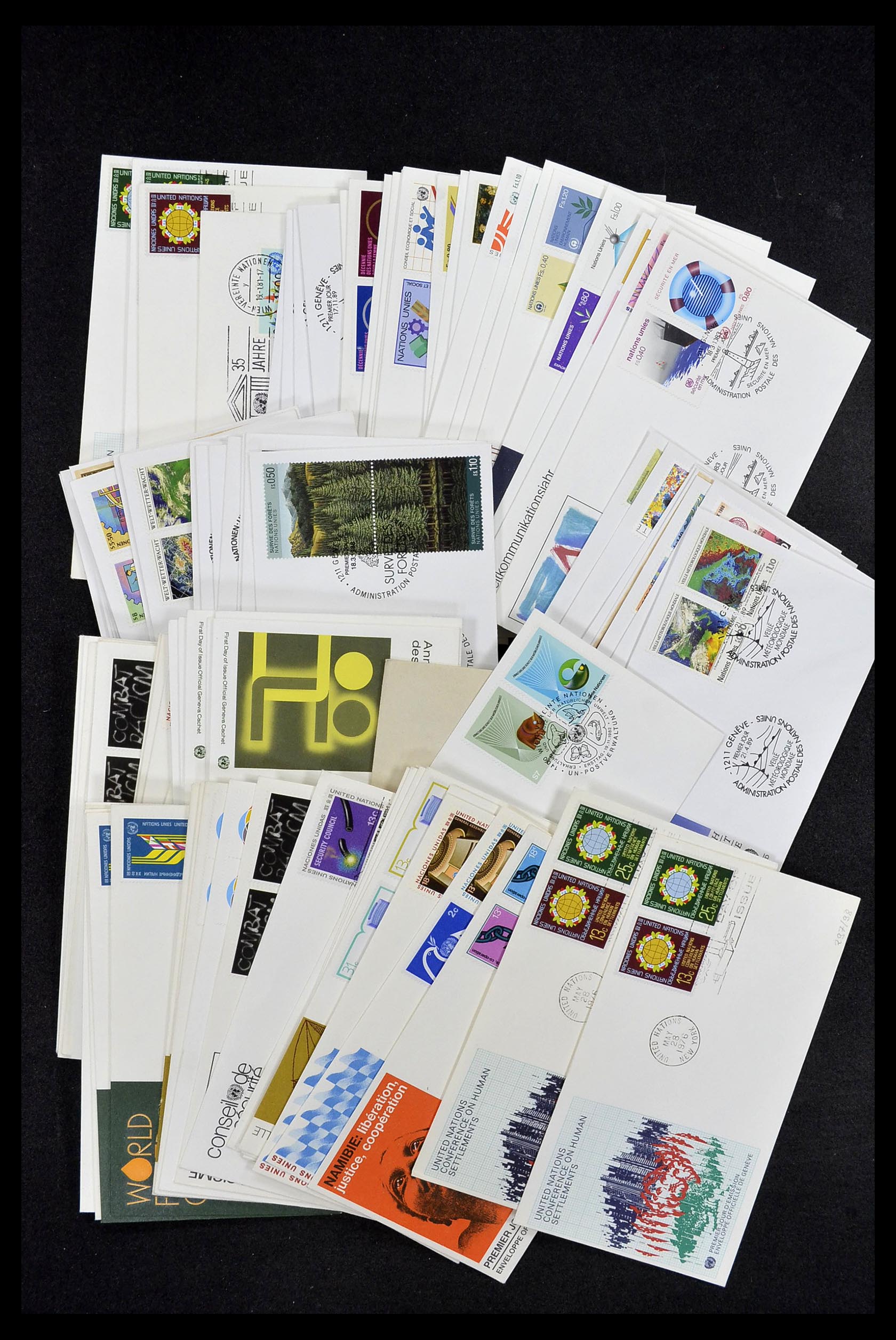 34973 050 - Postzegelverzameling 34973 Verenigde Naties 1951-2000.