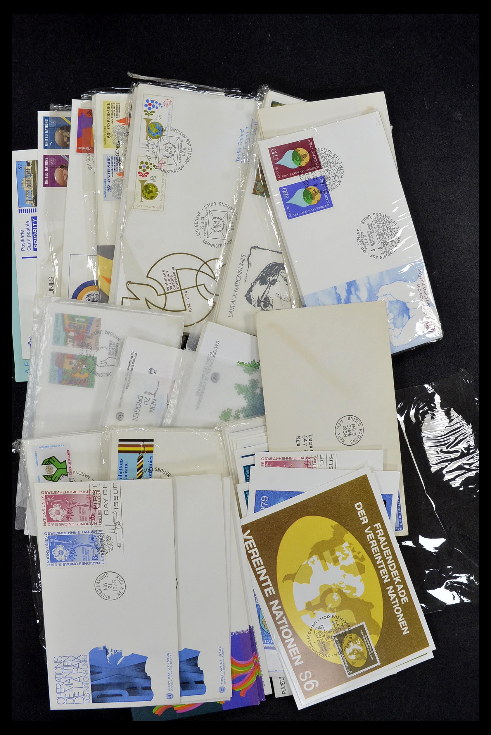 34973 053 - Postzegelverzameling 34973 Verenigde Naties 1951-2000.