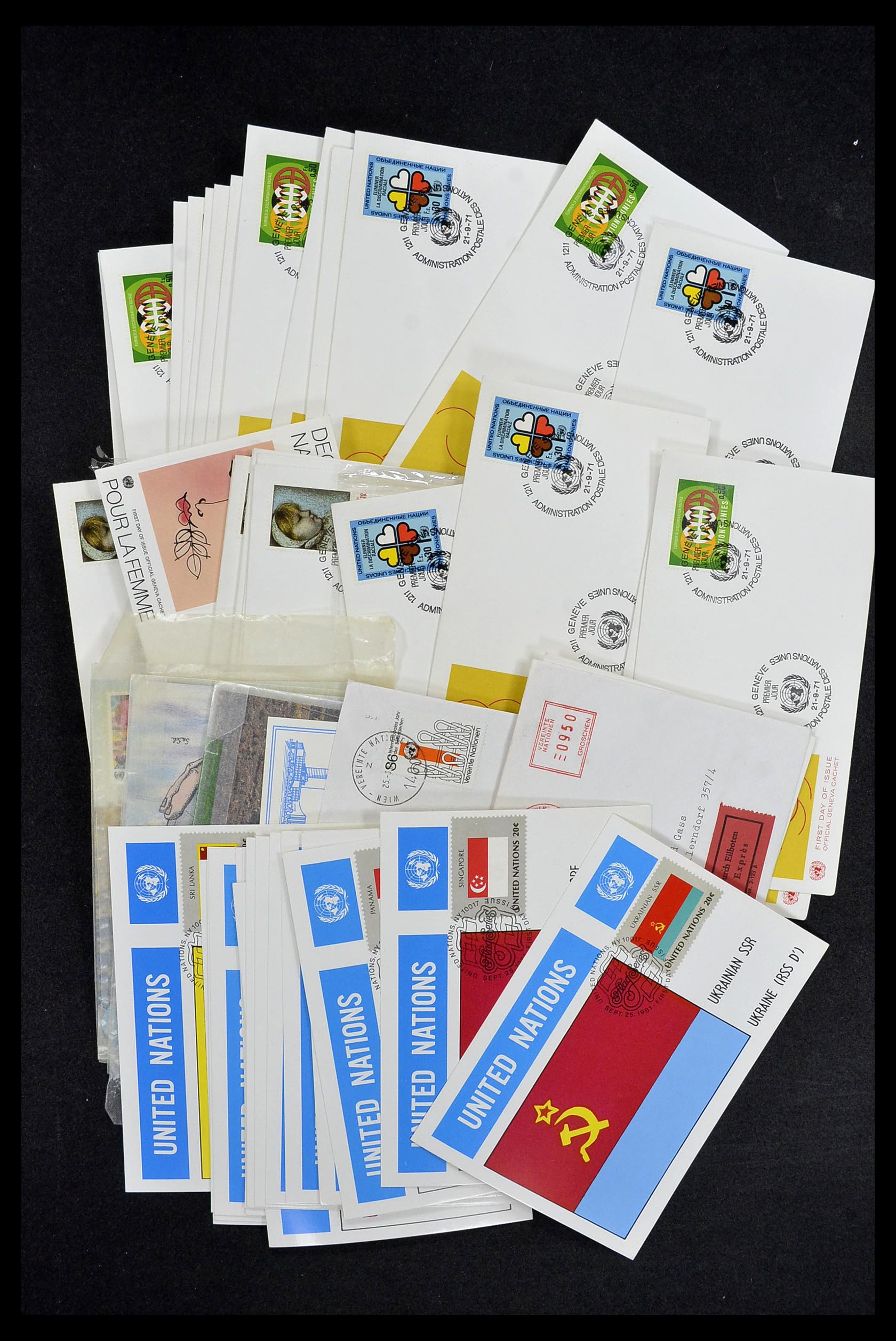 34973 057 - Postzegelverzameling 34973 Verenigde Naties 1951-2000.